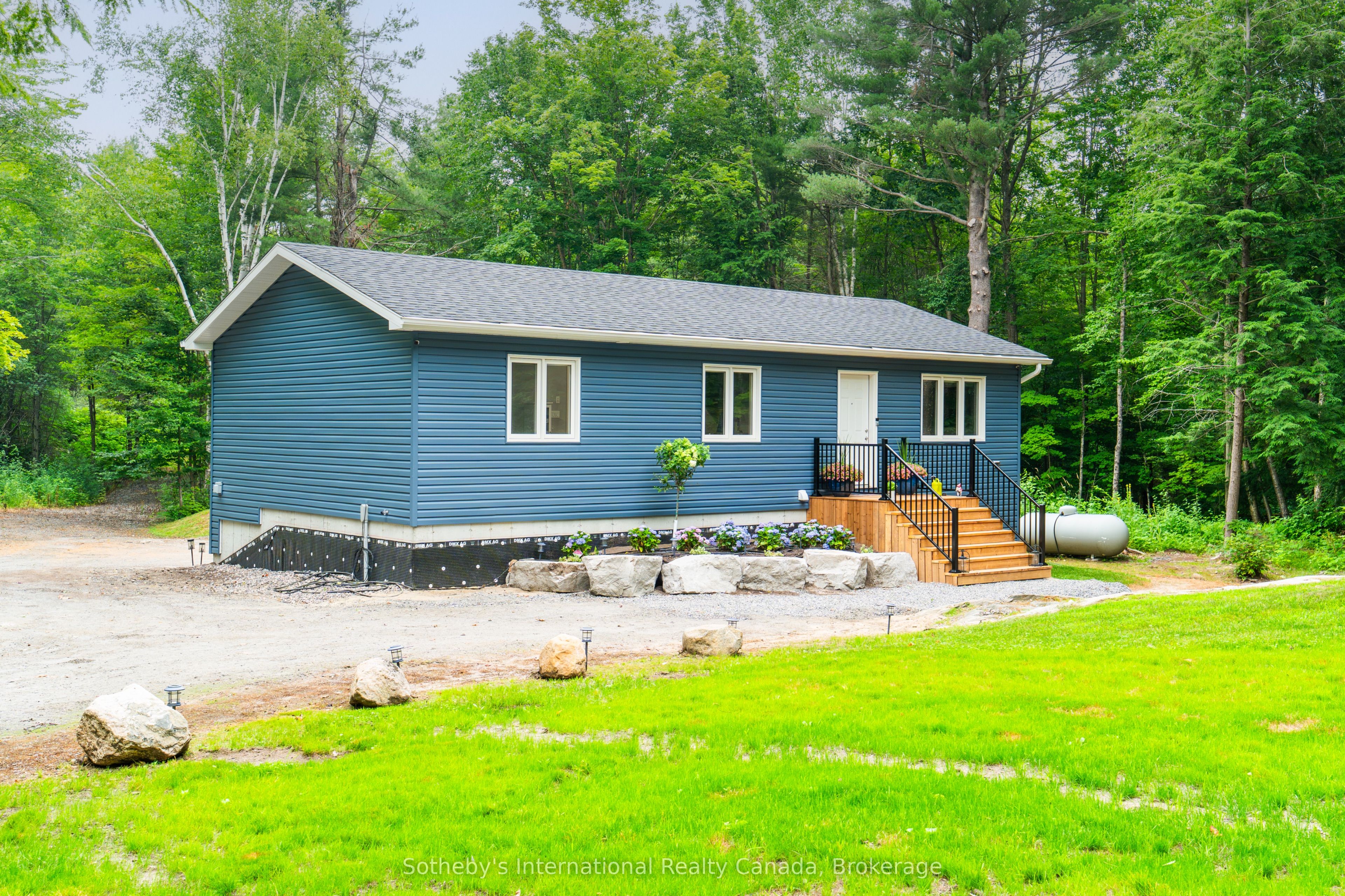 1222 Moon River Road, Muskoka Lakes, ON P0C 1A0 photo 2