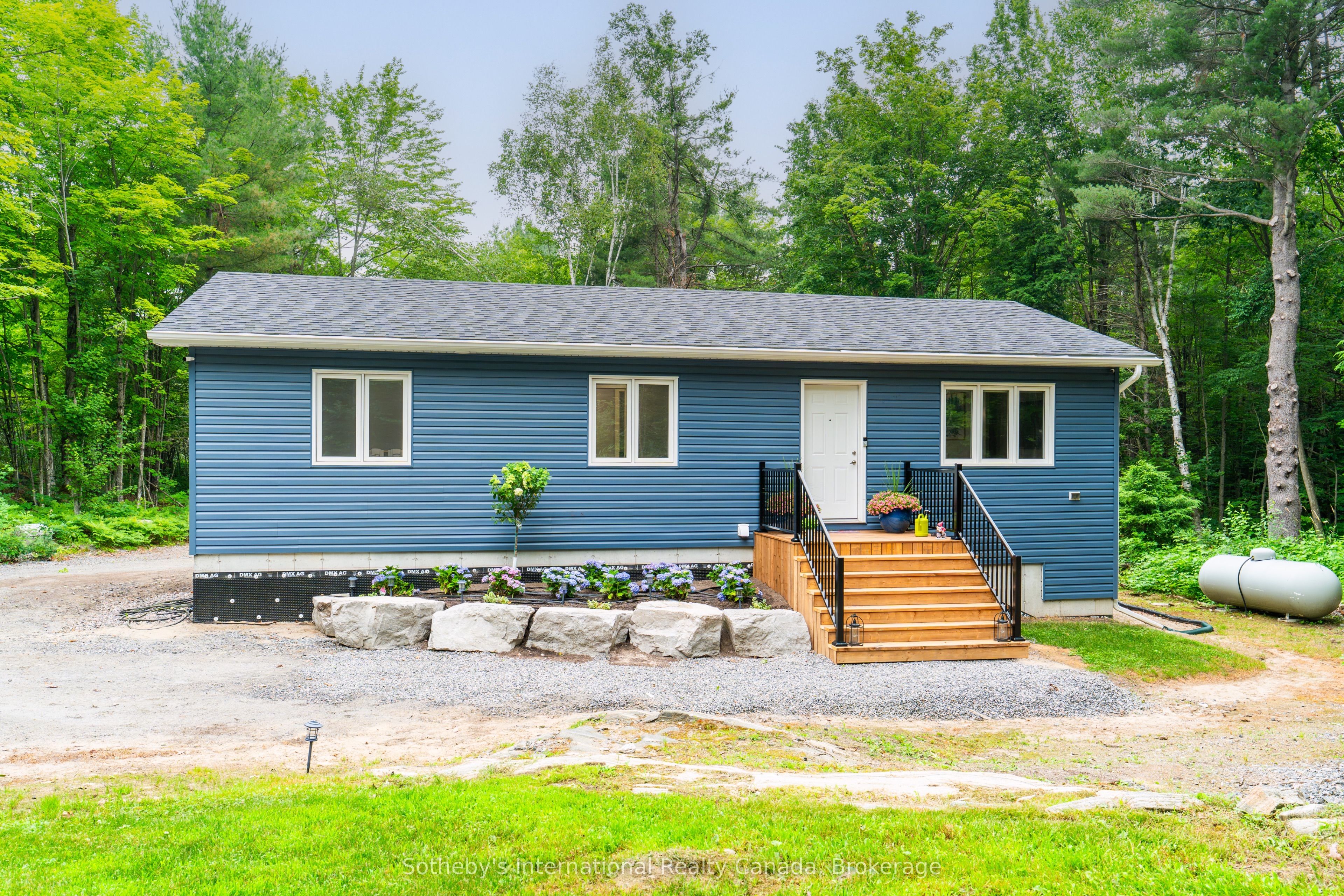 1222 Moon River Road, Muskoka Lakes, ON P0C 1A0 photo 3