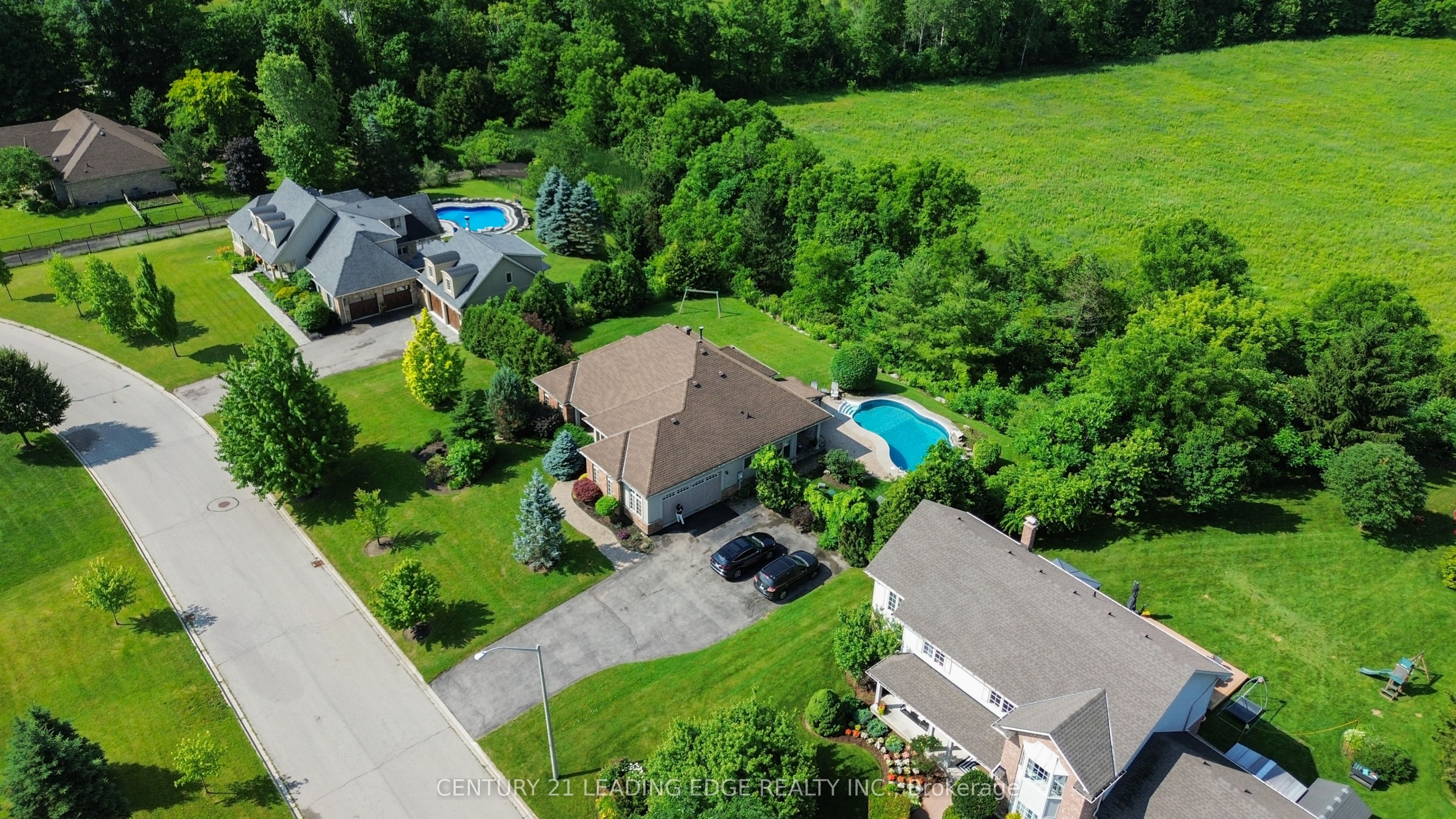 27 Karendale Crescent, Hamilton, ON L8B 0Z6 photo 3