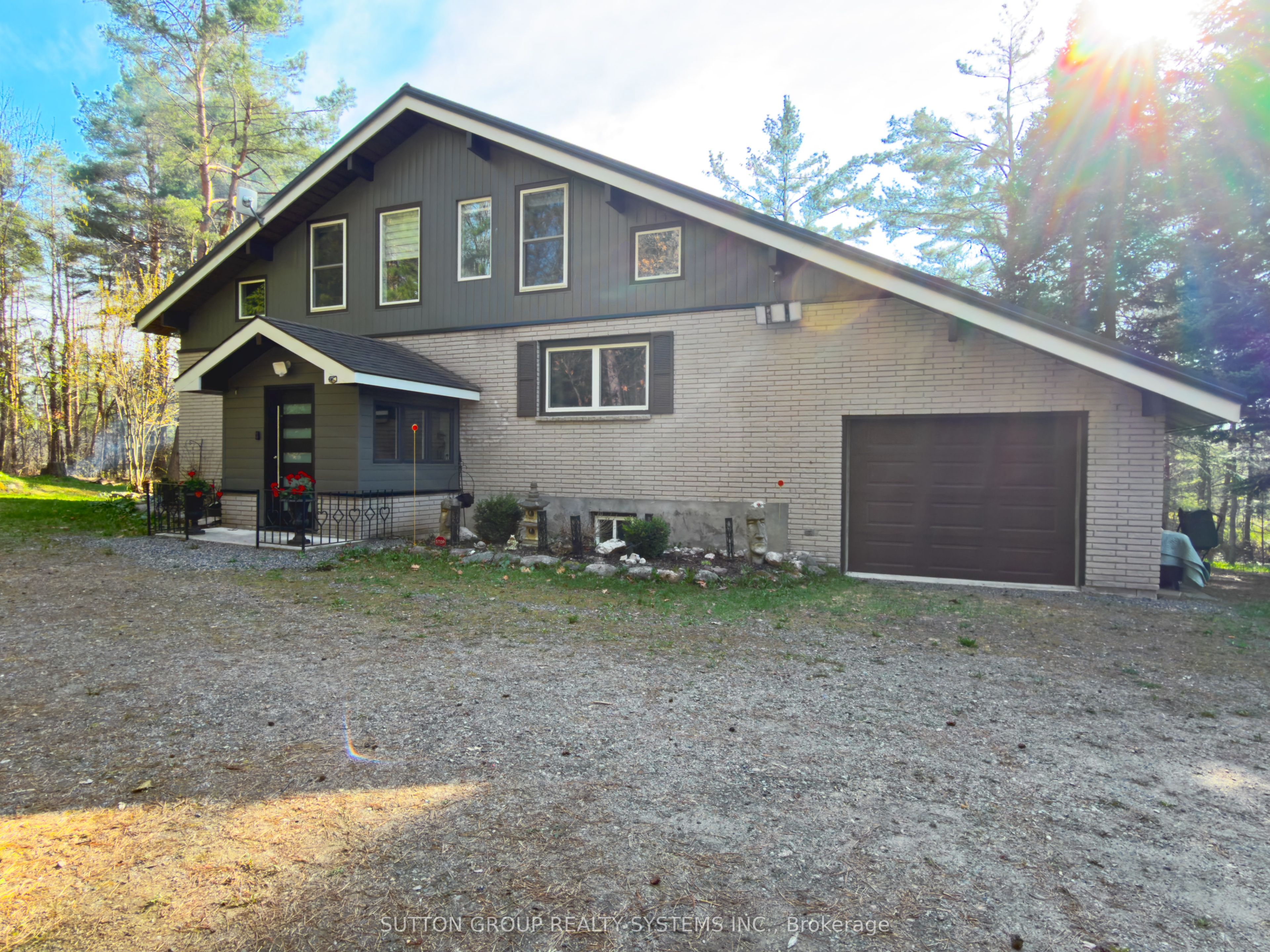 1018 Whites Road, Muskoka Lakes, ON P0B 1J0