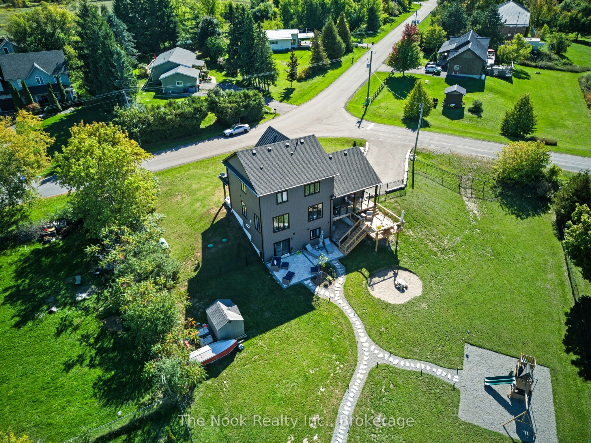 39 Helen Crescent, Kawartha Lakes, ON K0M 2C0 photo 2