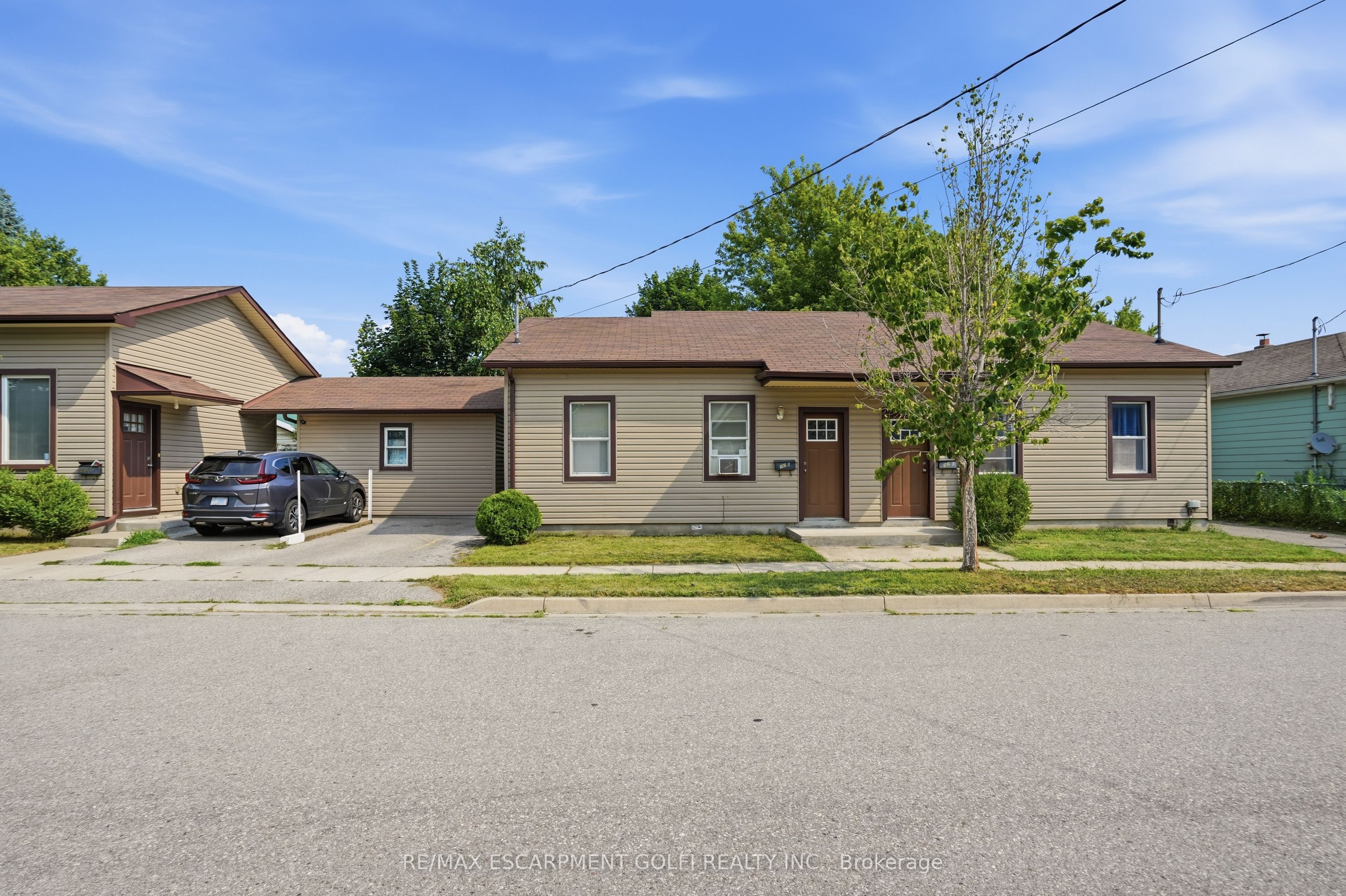 102 (A-C) Sarah Street, Brantford, ON N3S 3A5 photo 2