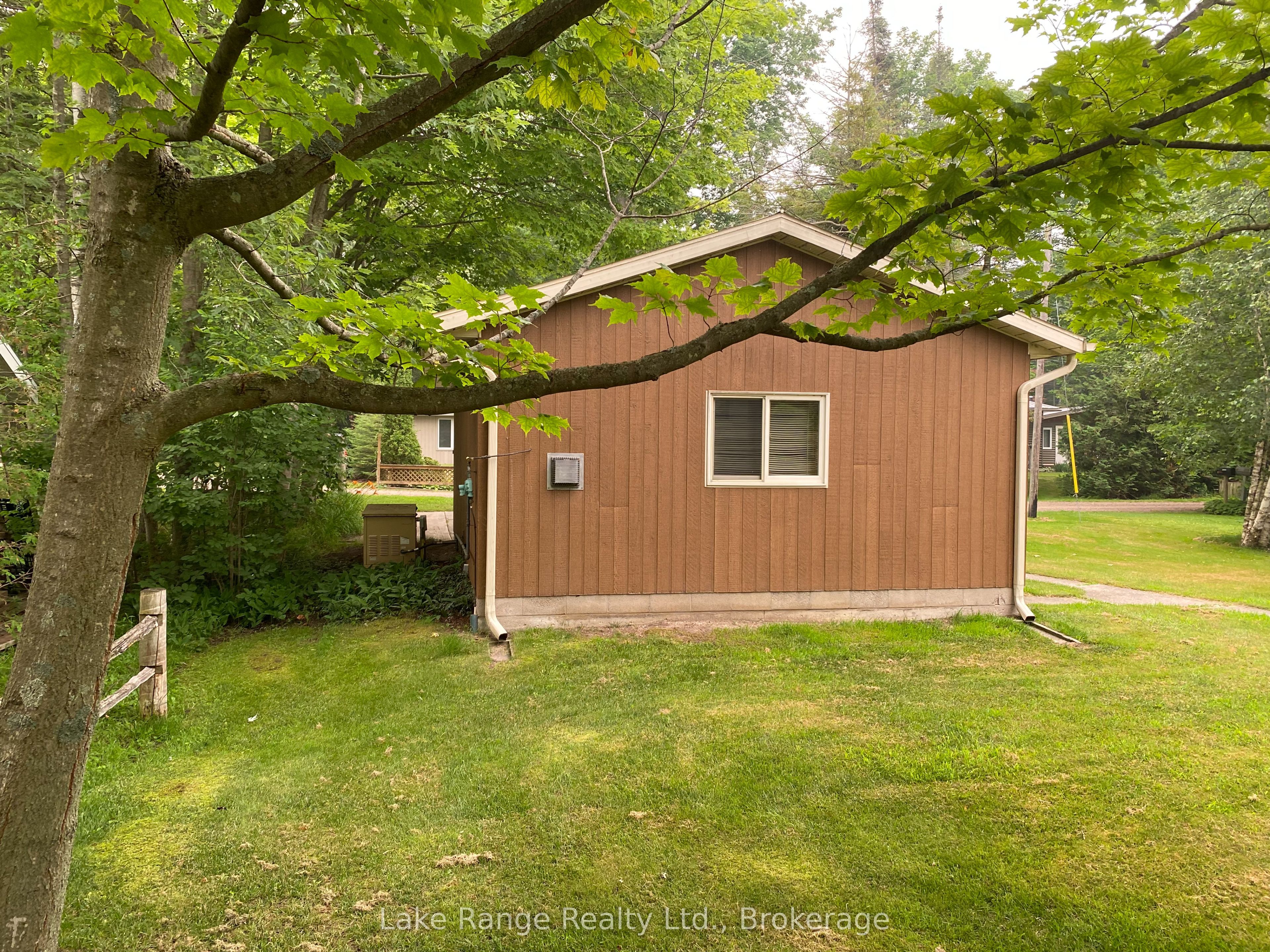 311 Maple Street, Huron-Kinloss, ON N0G 2R0 photo 2