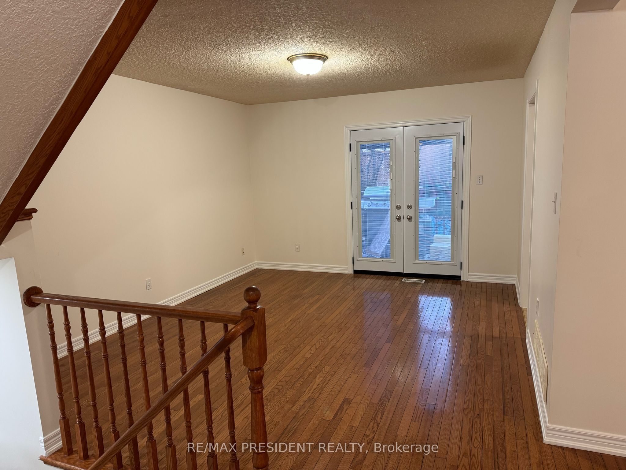 14 Peachwood Crescent, Hamilton, ON L8E 5Z8 photo 2