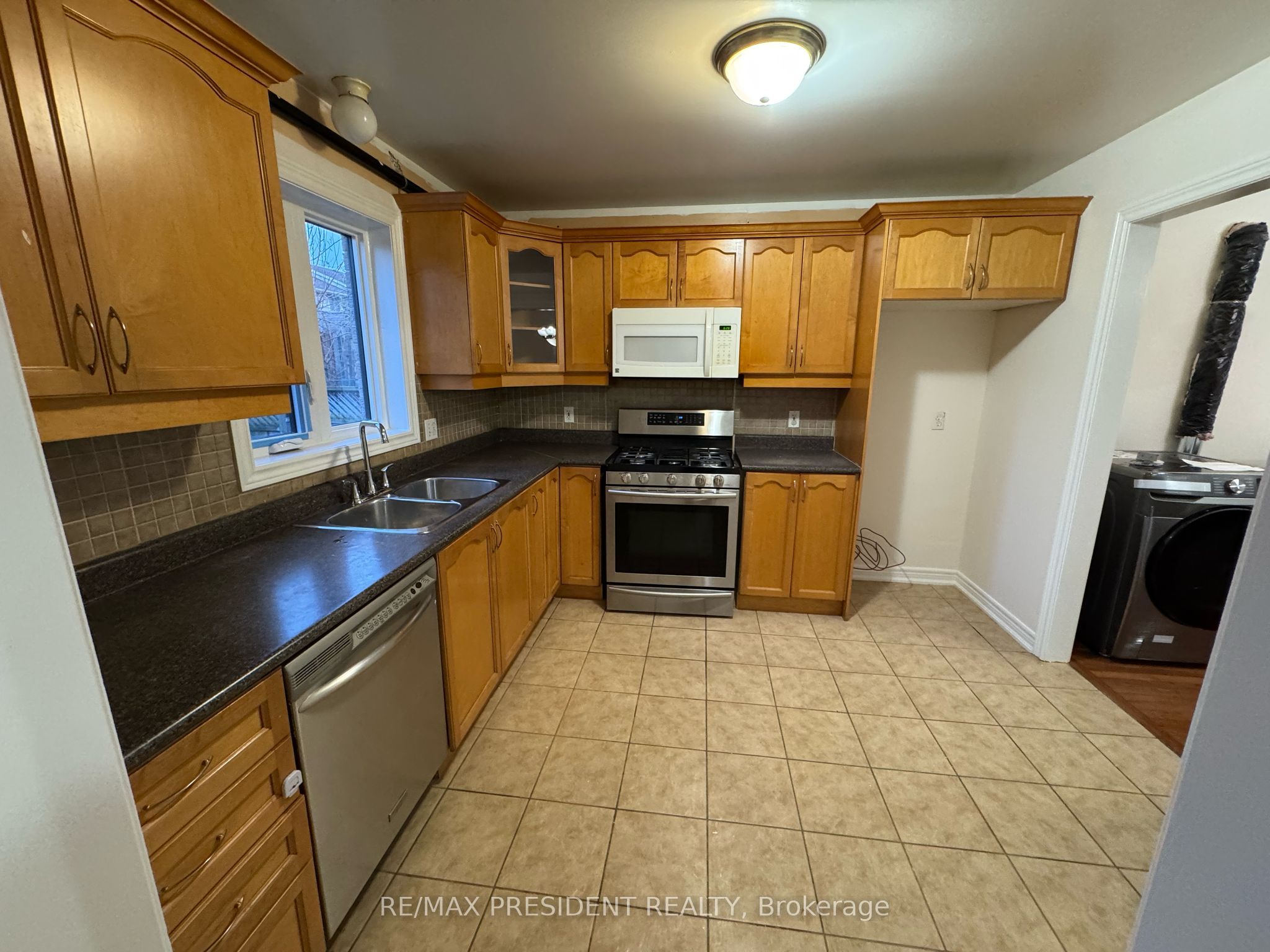 14 Peachwood Crescent, Hamilton, ON L8E 5Z8 photo 3