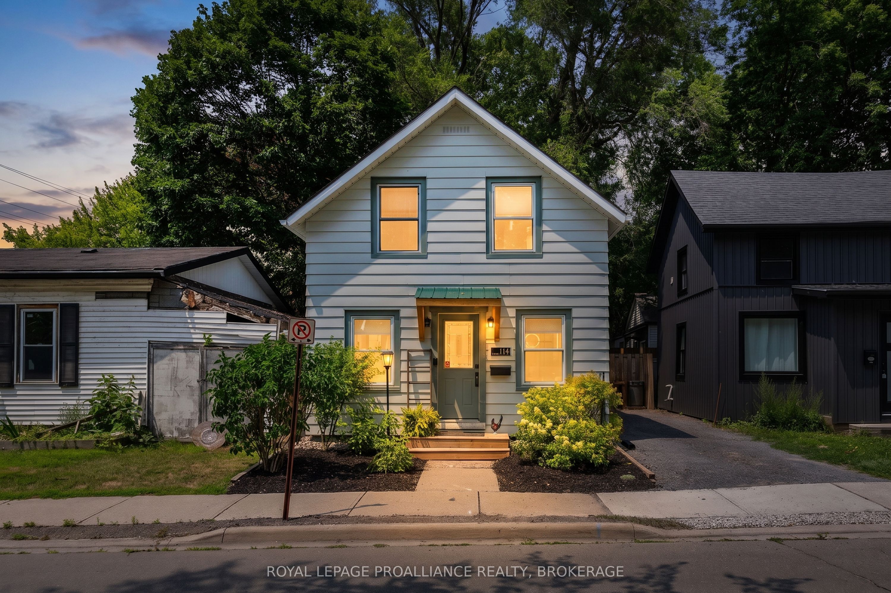 114 North Street N, Gananoque, ON K7G 1L6