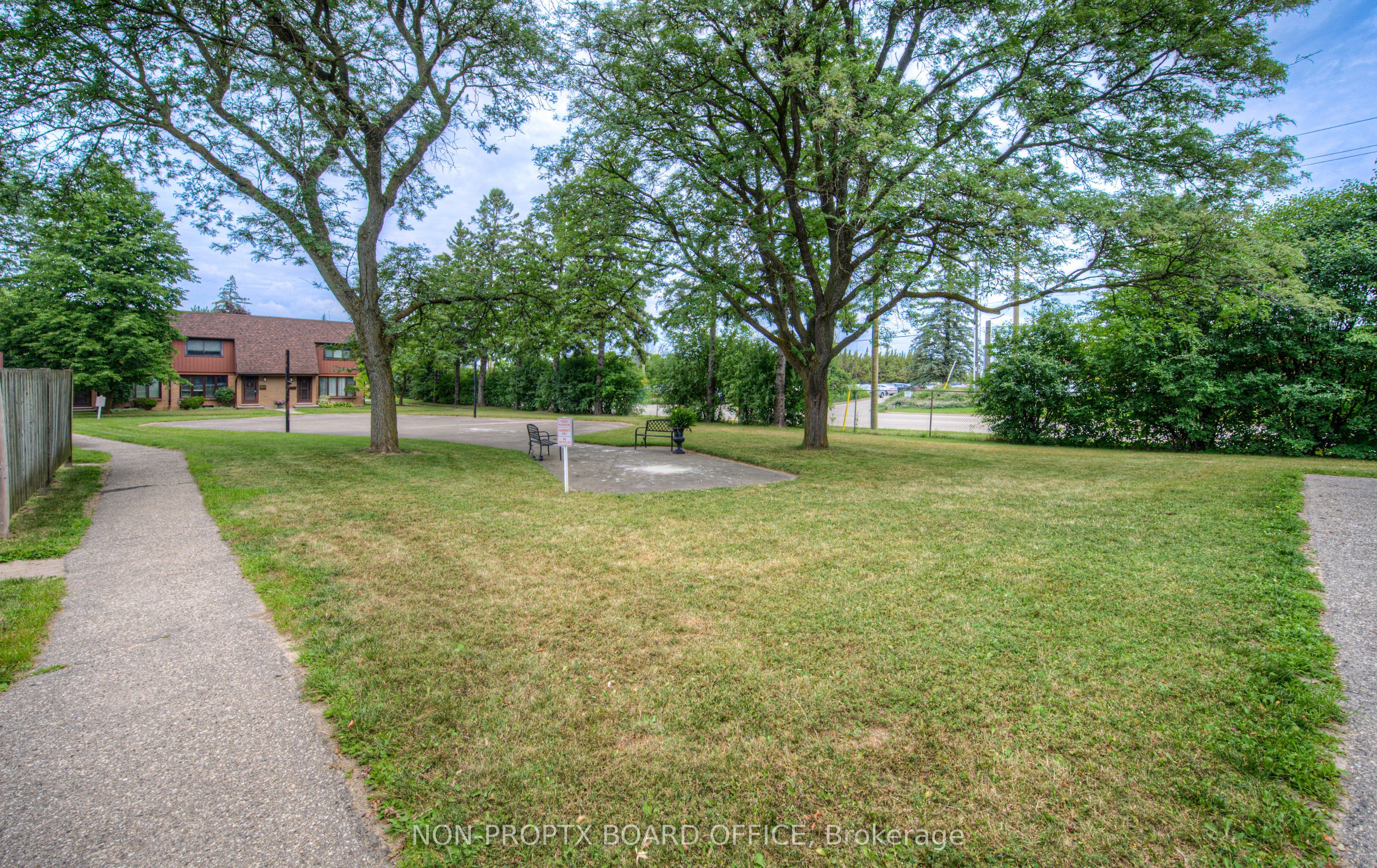 112 Kingswood Drive 21, Kitchener, ON N2E 1S9 photo 4