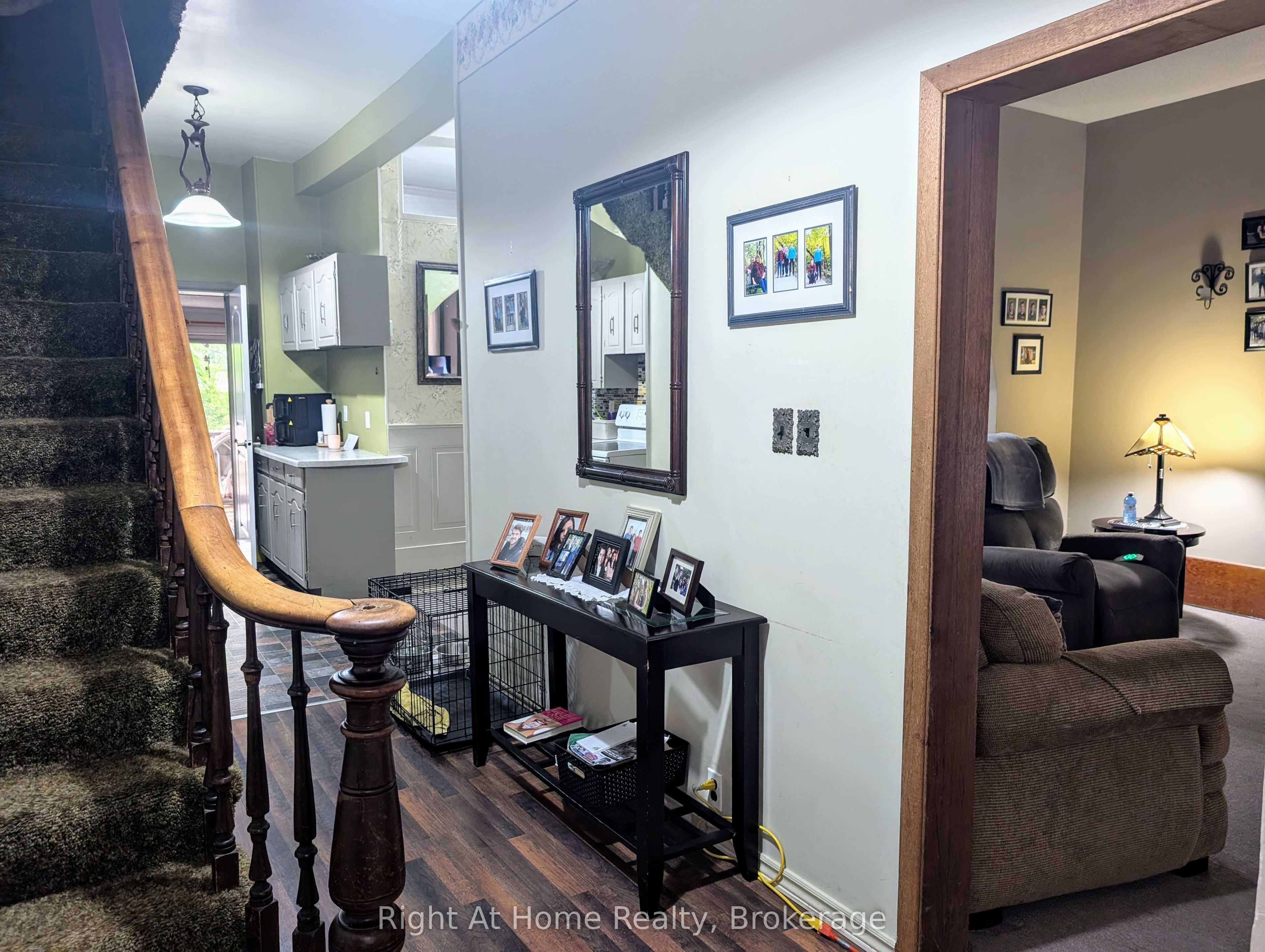 142 Douro St Street, Stratford, ON N5A 3R5 photo 3