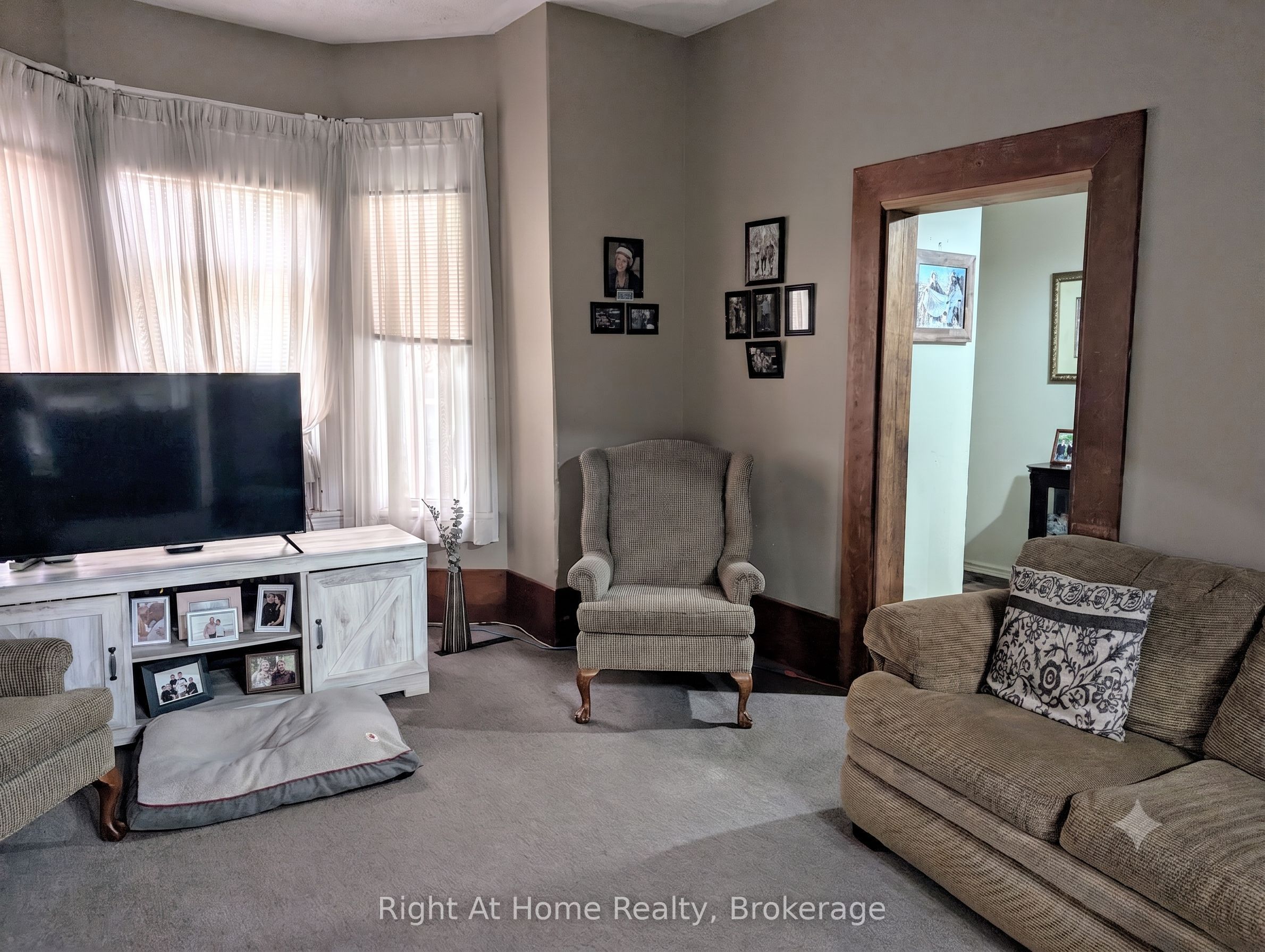 142 Douro St Street, Stratford, ON N5A 3R5 photo 4