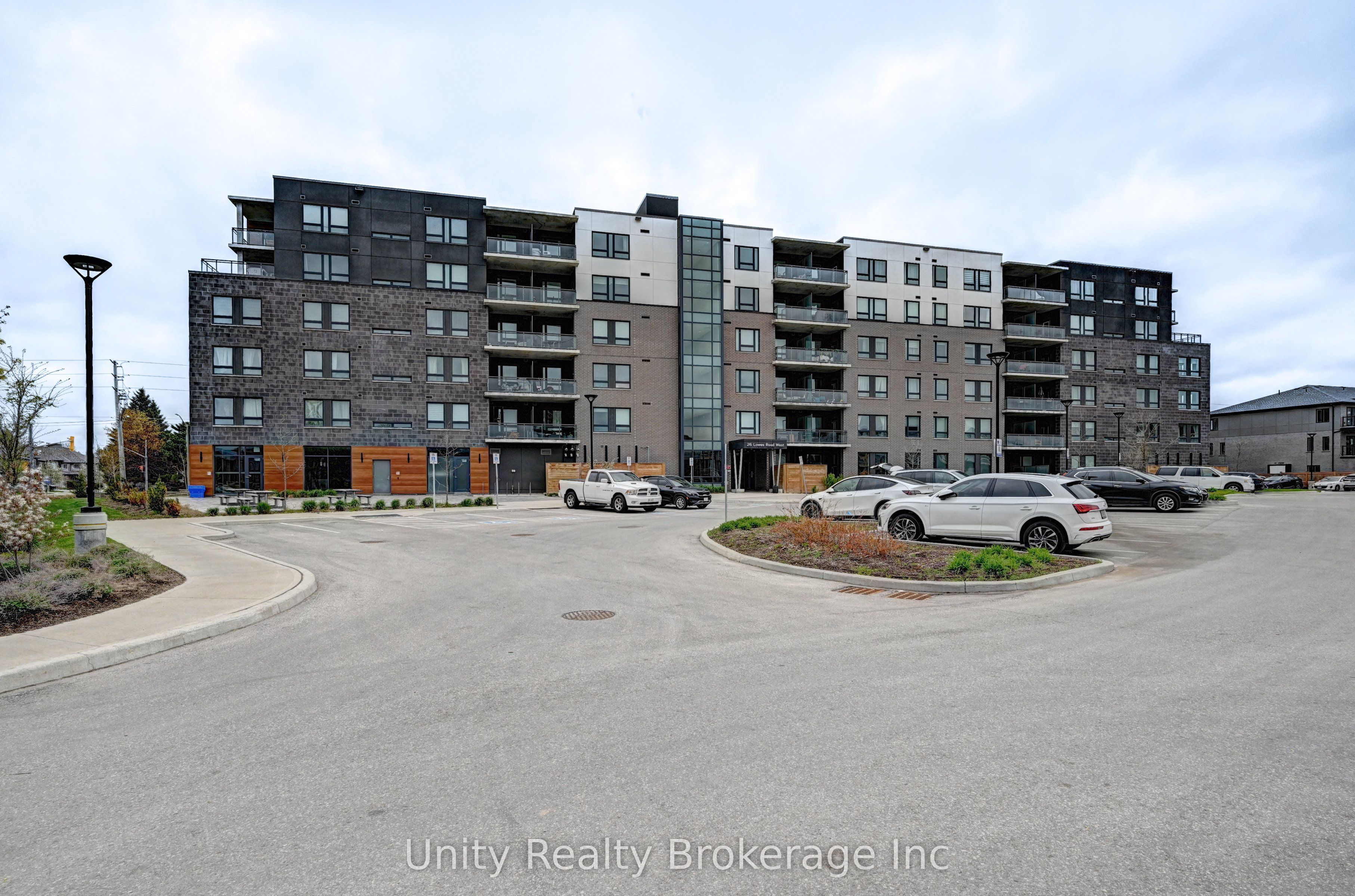 26 Lowes Street 108, Guelph, ON N1G 0H4