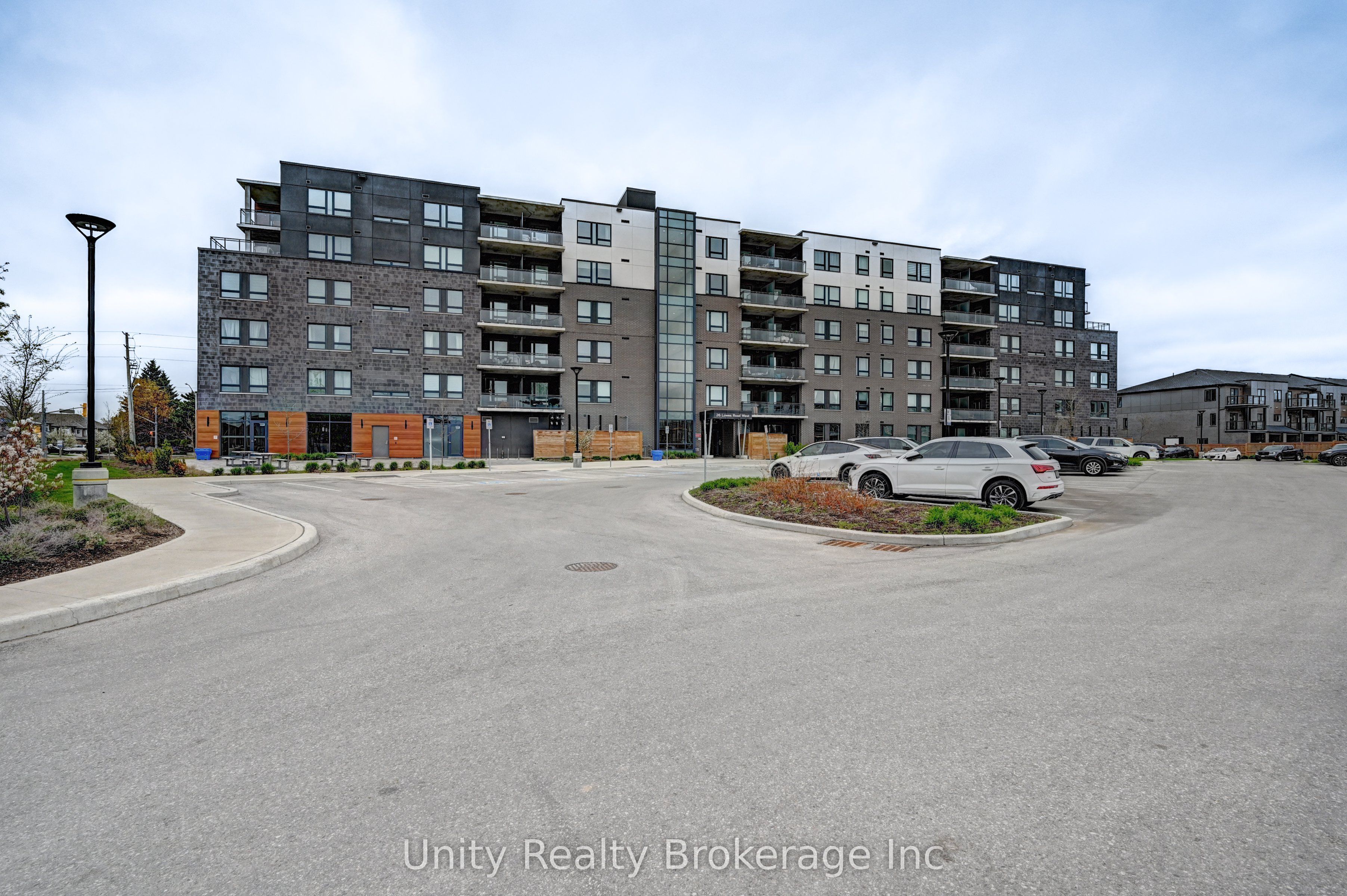 26 Lowes Street 108, Guelph, ON N1G 0H4 photo 2