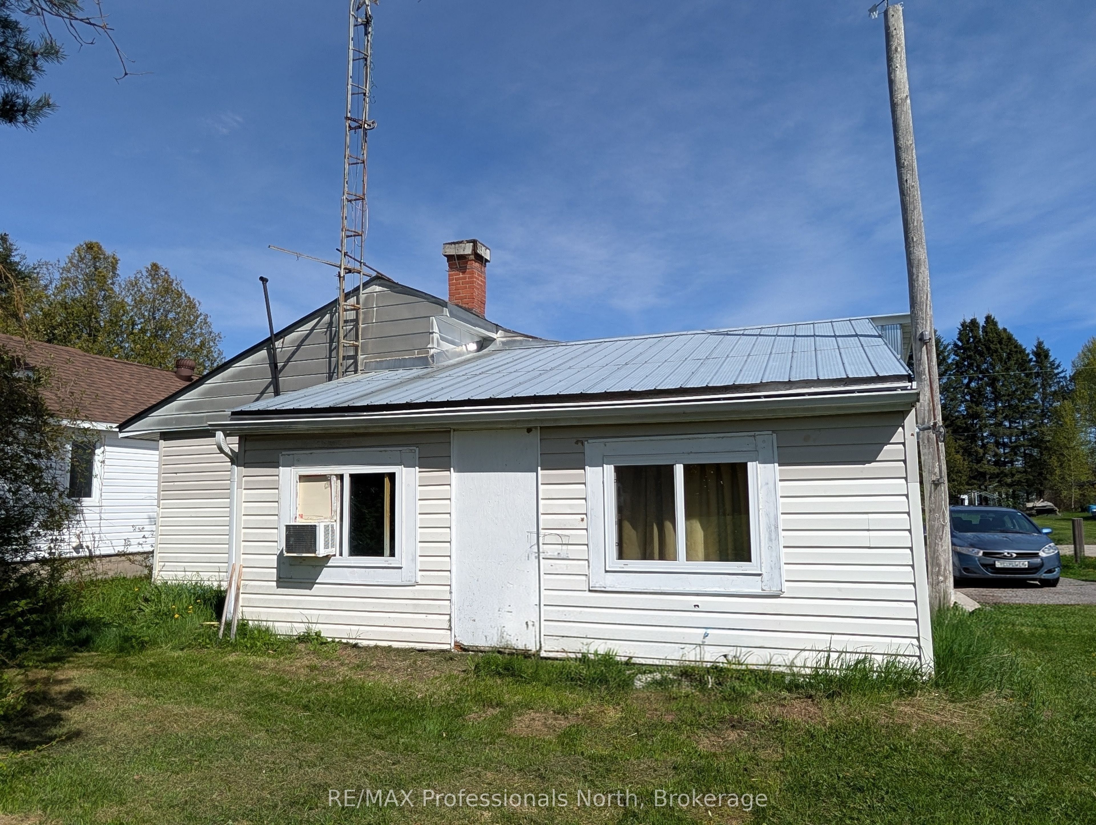 61 RIVERSIDE Avenue, South River, ON P0A 1X0 photo 3