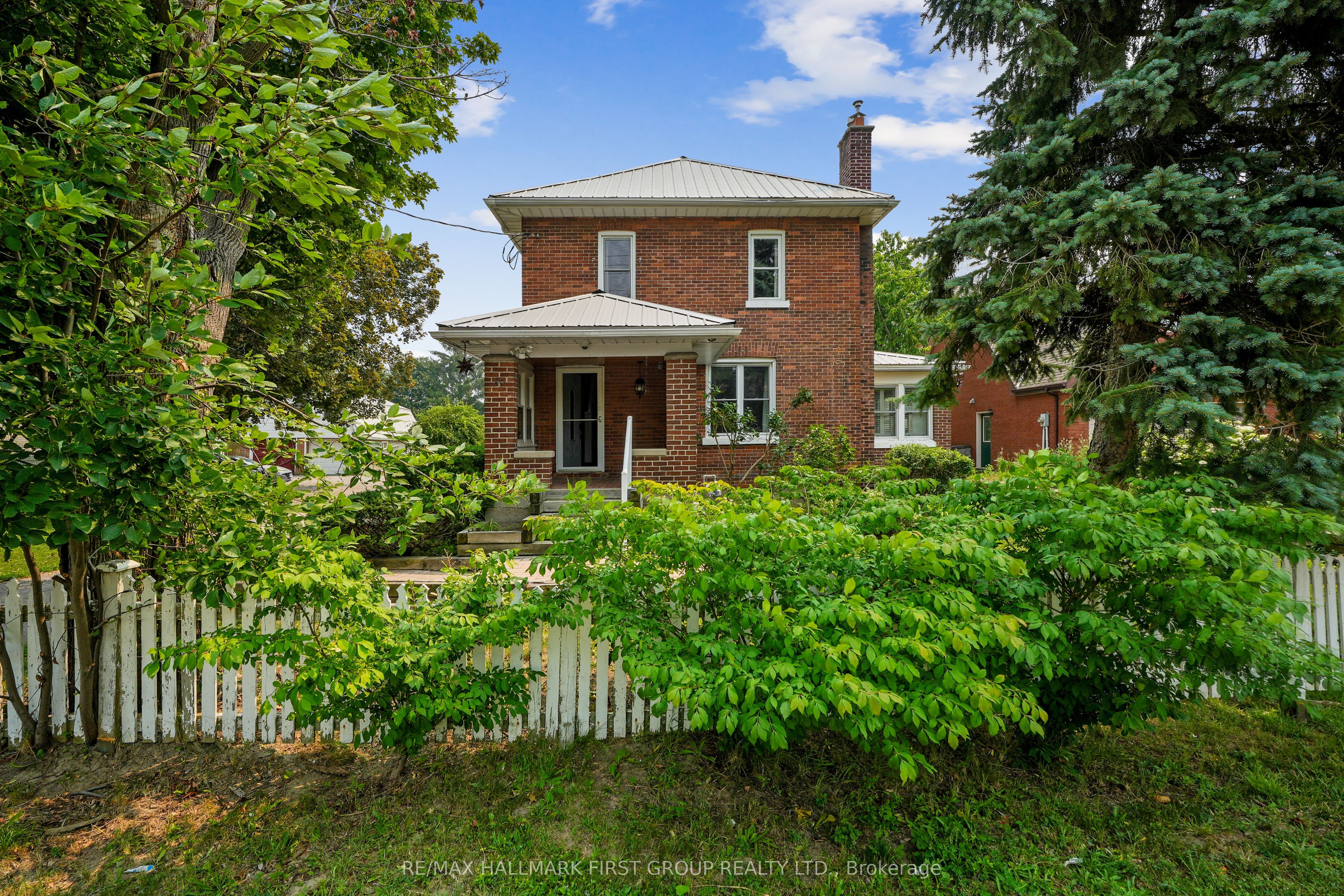 89 Rose Glen Road N, Port Hope, ON L1A 3V6