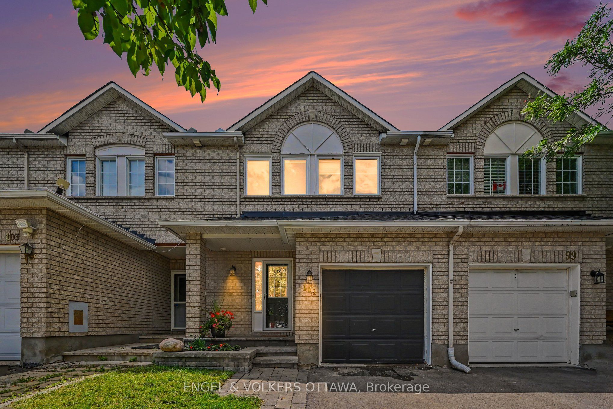 101 Margrave Avenue, Hunt Club - South Keys and Area, ON K1T 3Y1