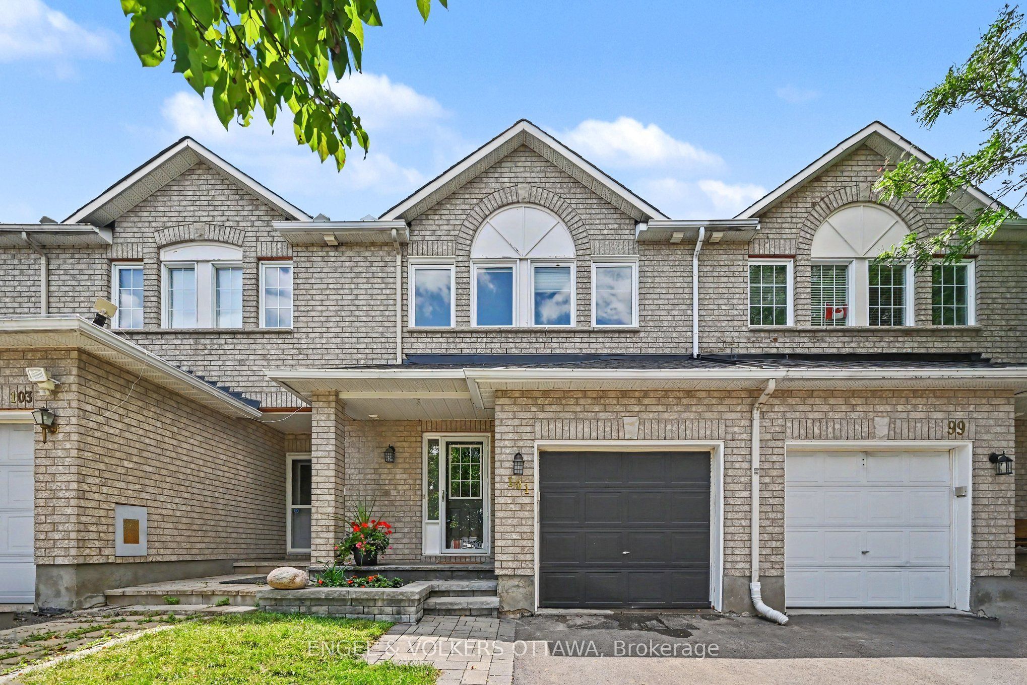 101 Margrave Avenue, Hunt Club - South Keys and Area, ON K1T 3Y1 photo 2