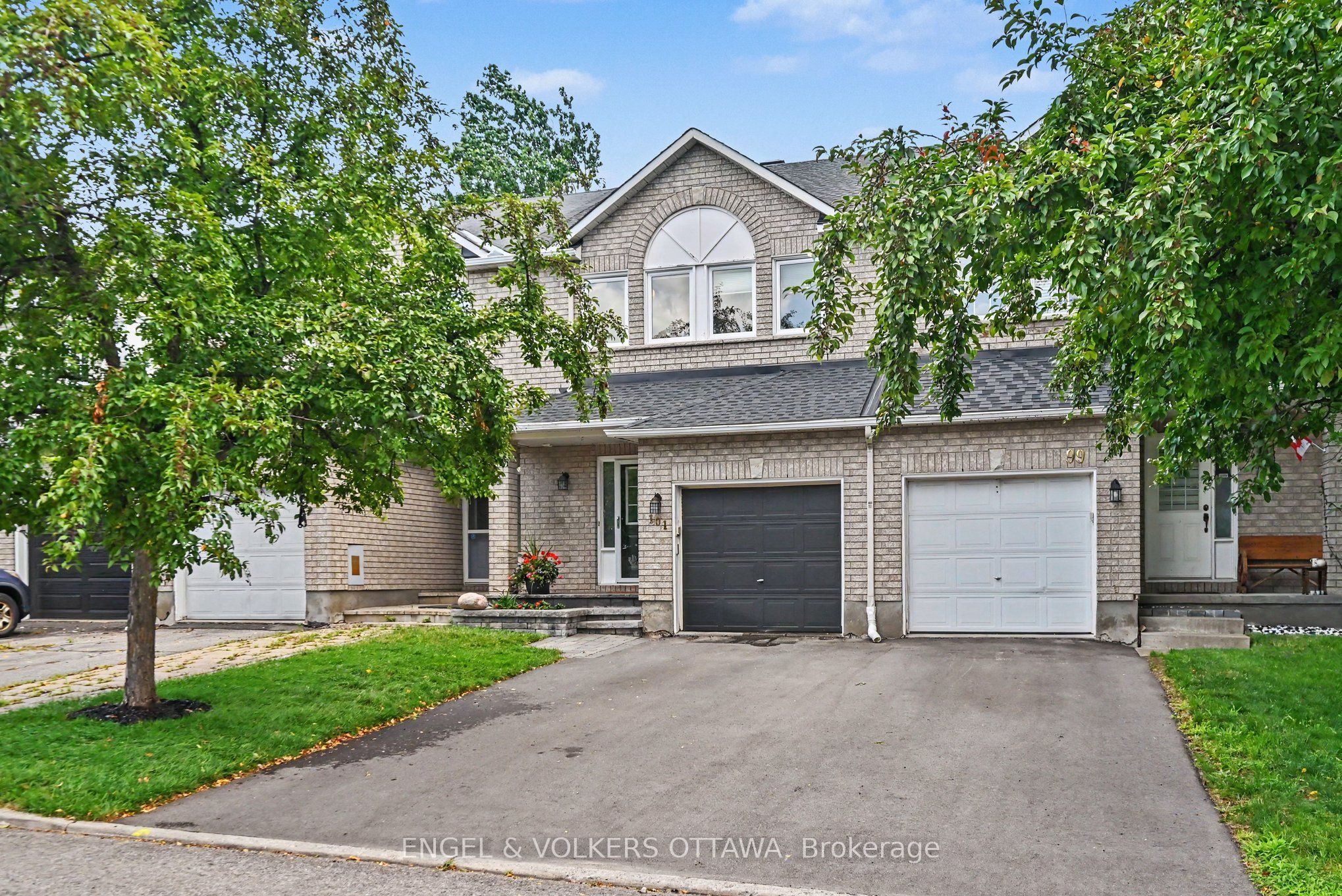 101 Margrave Avenue, Hunt Club - South Keys and Area, ON K1T 3Y1 photo 3