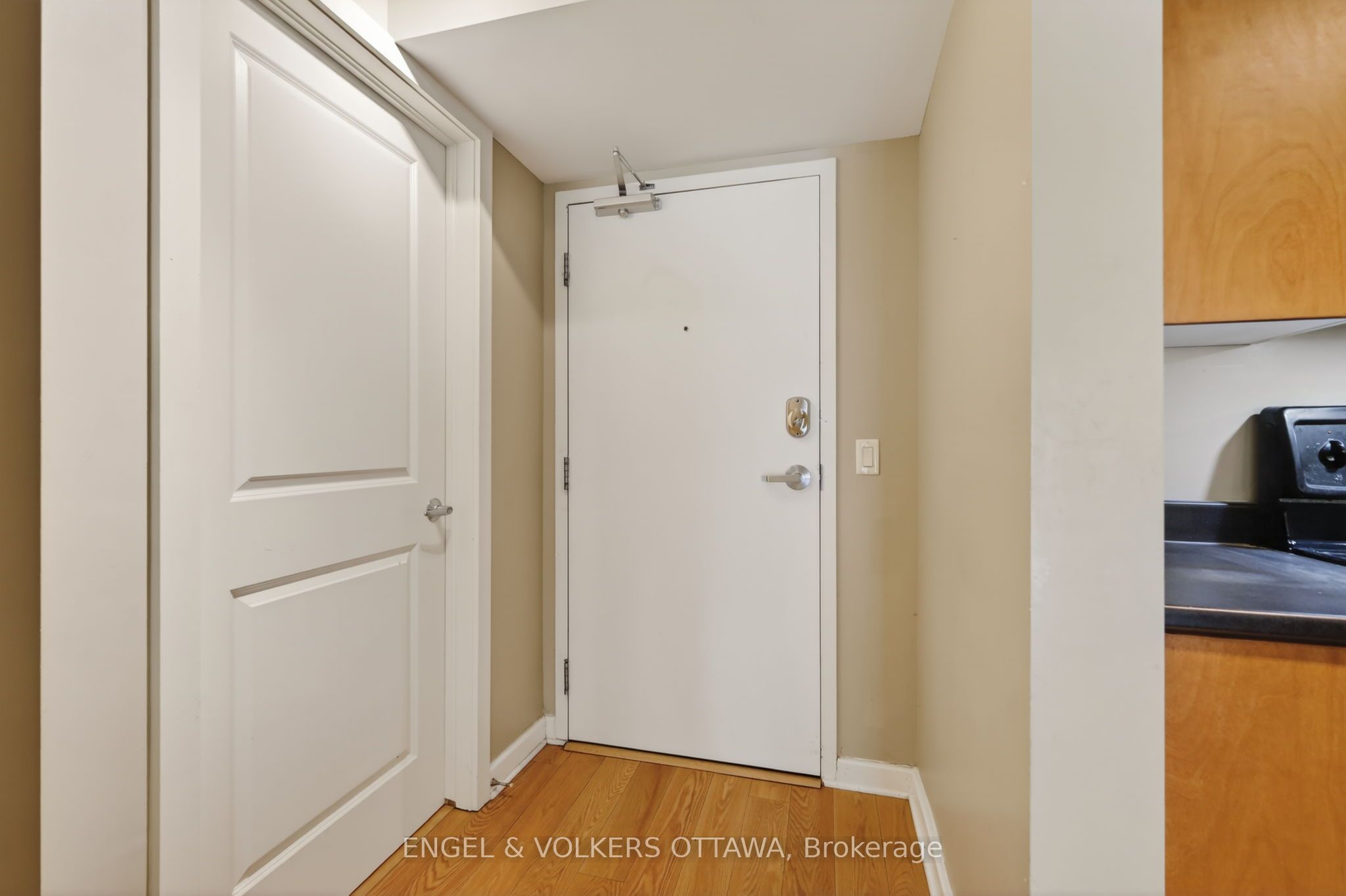 138 Somerset Street W 604, Ottawa Centre, ON K2P 0A3 photo 2