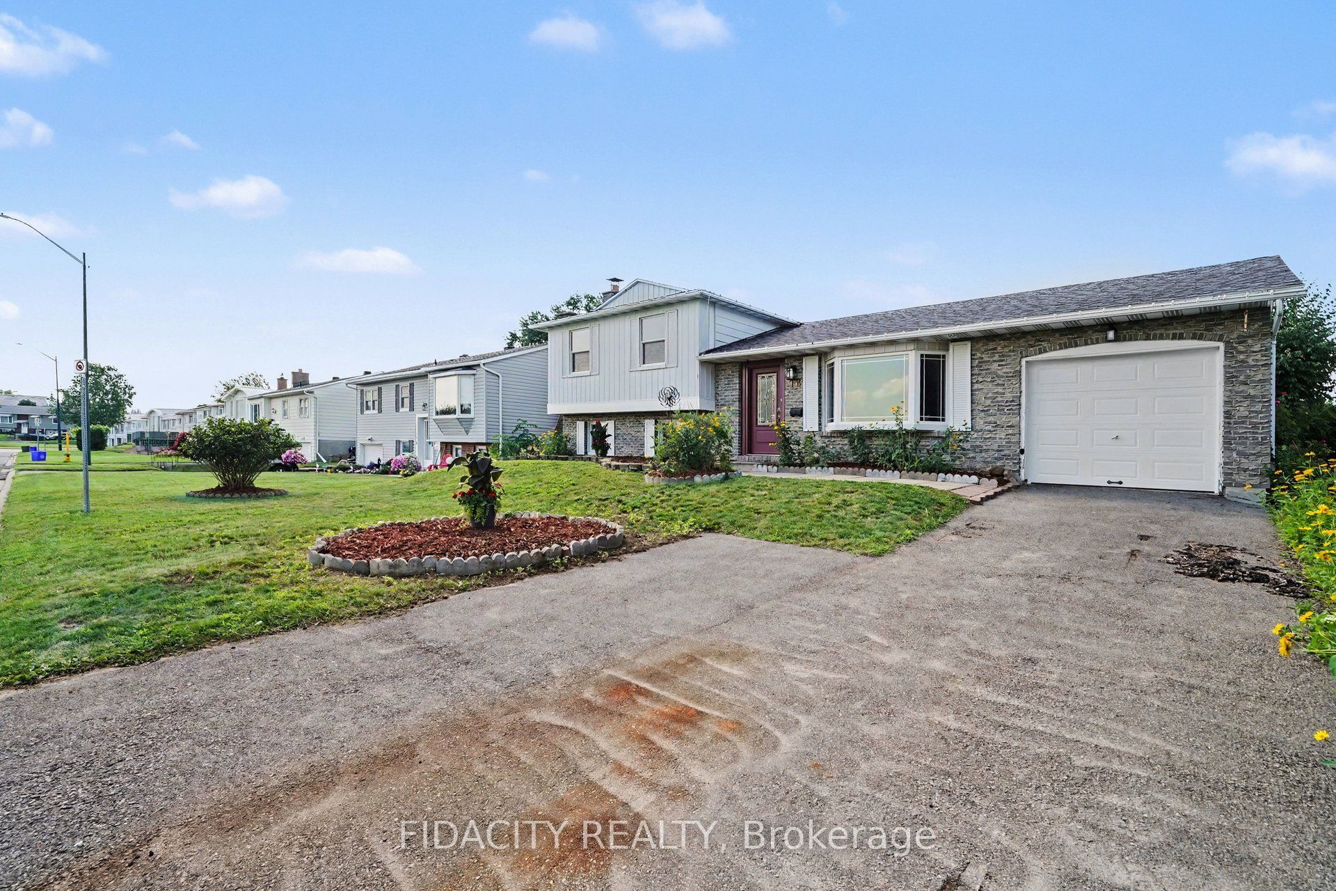 18 Ross Street, Smiths Falls, ON K7A 4V6 photo 2