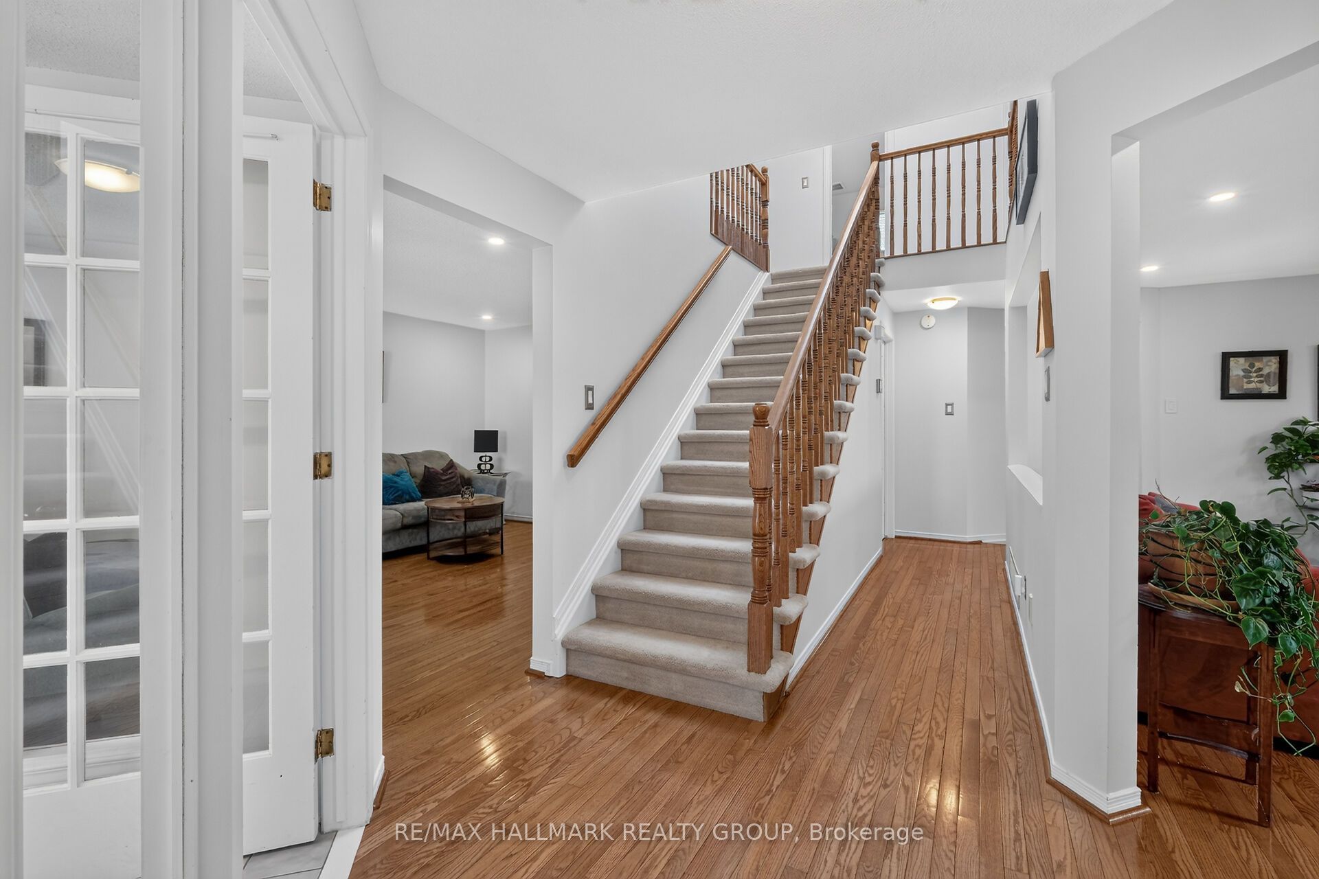 6117 Silverbirch Street, Orleans - Convent Glen and Area, ON K1W 1C4 photo 5