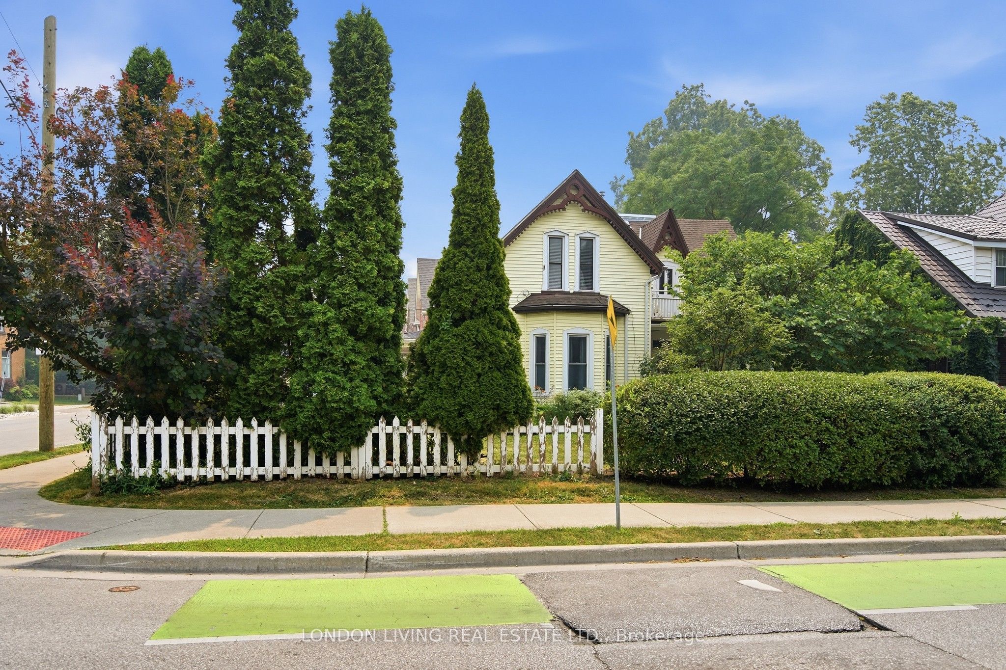 5 Edward Street, London South, ON N6C 3G9