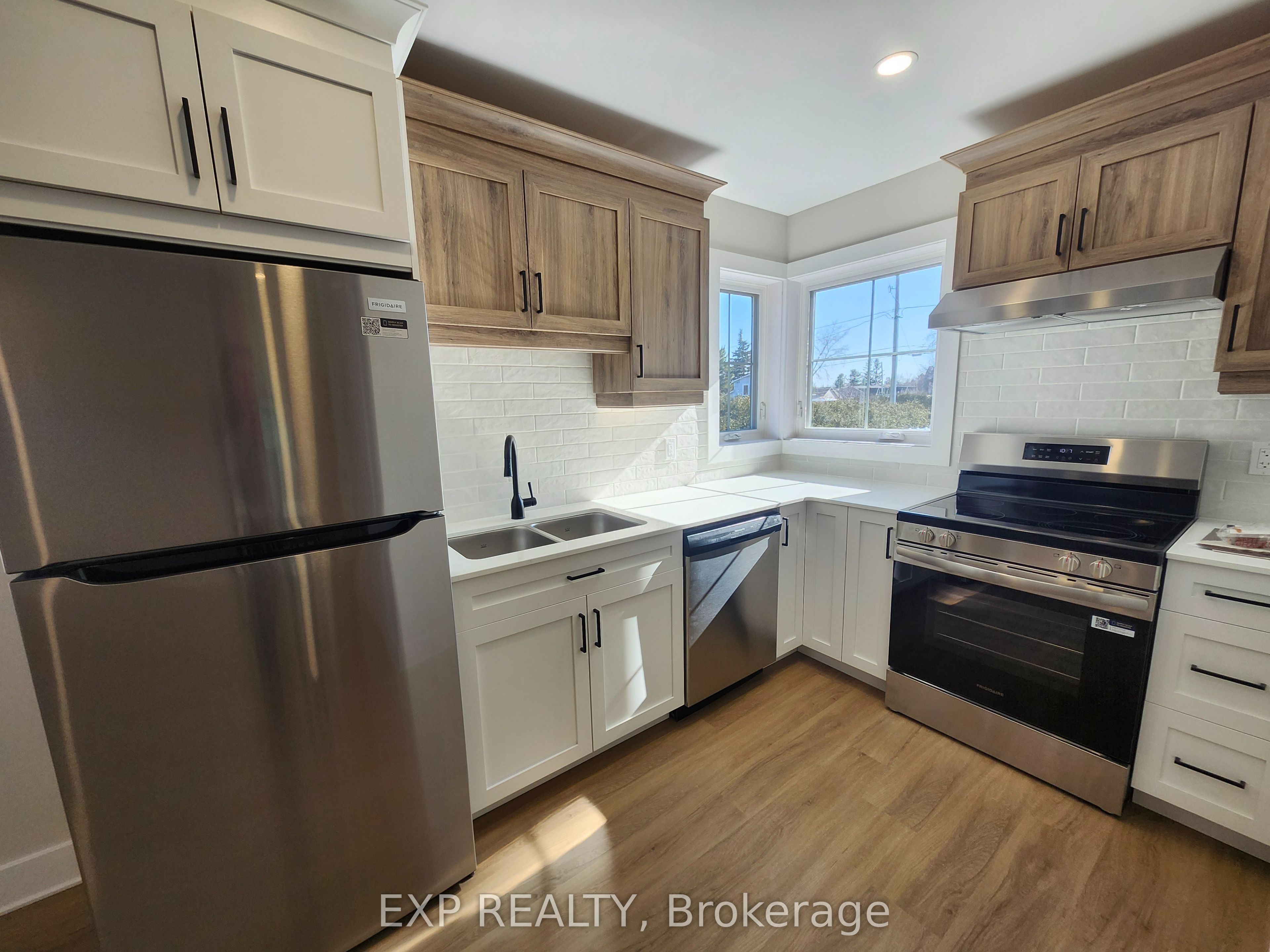 114 Lewis Street W, Merrickville-Wolford, ON K0G 1N0 photo 2