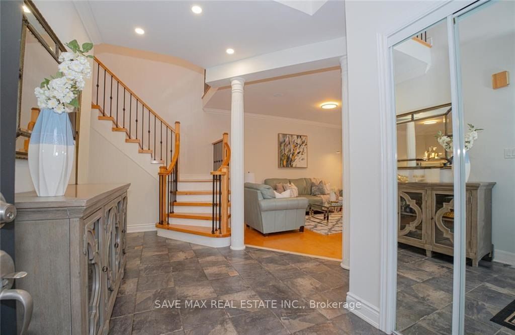 50 Islandview Way, Hamilton, ON L8E 6C1 photo 3