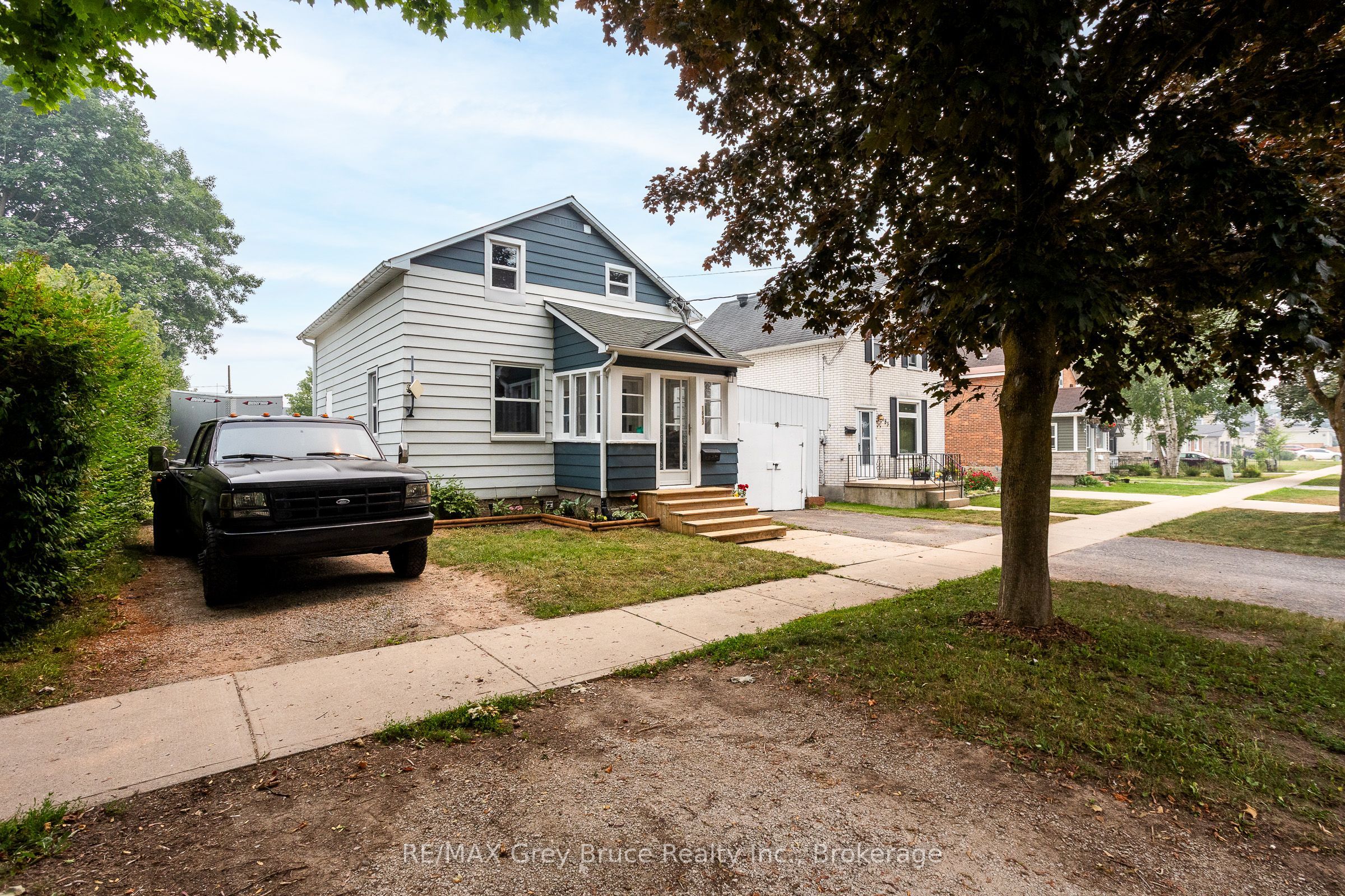 1693 8th Avenue E, Owen Sound, ON N4K 3B8 photo 3