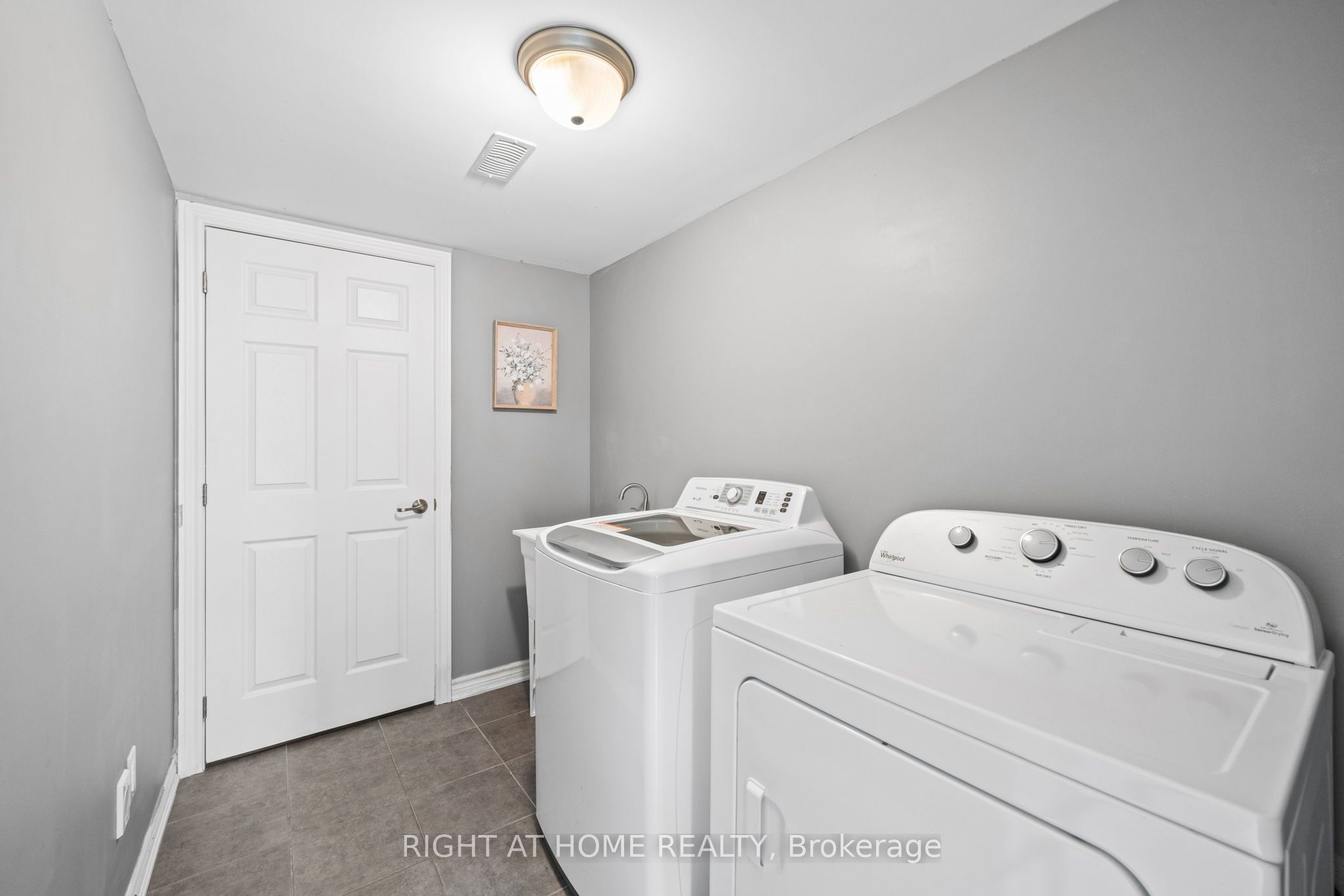 403 GERARDIA Lane, Orleans - Cumberland and Area, ON K4A 1C7 photo 5