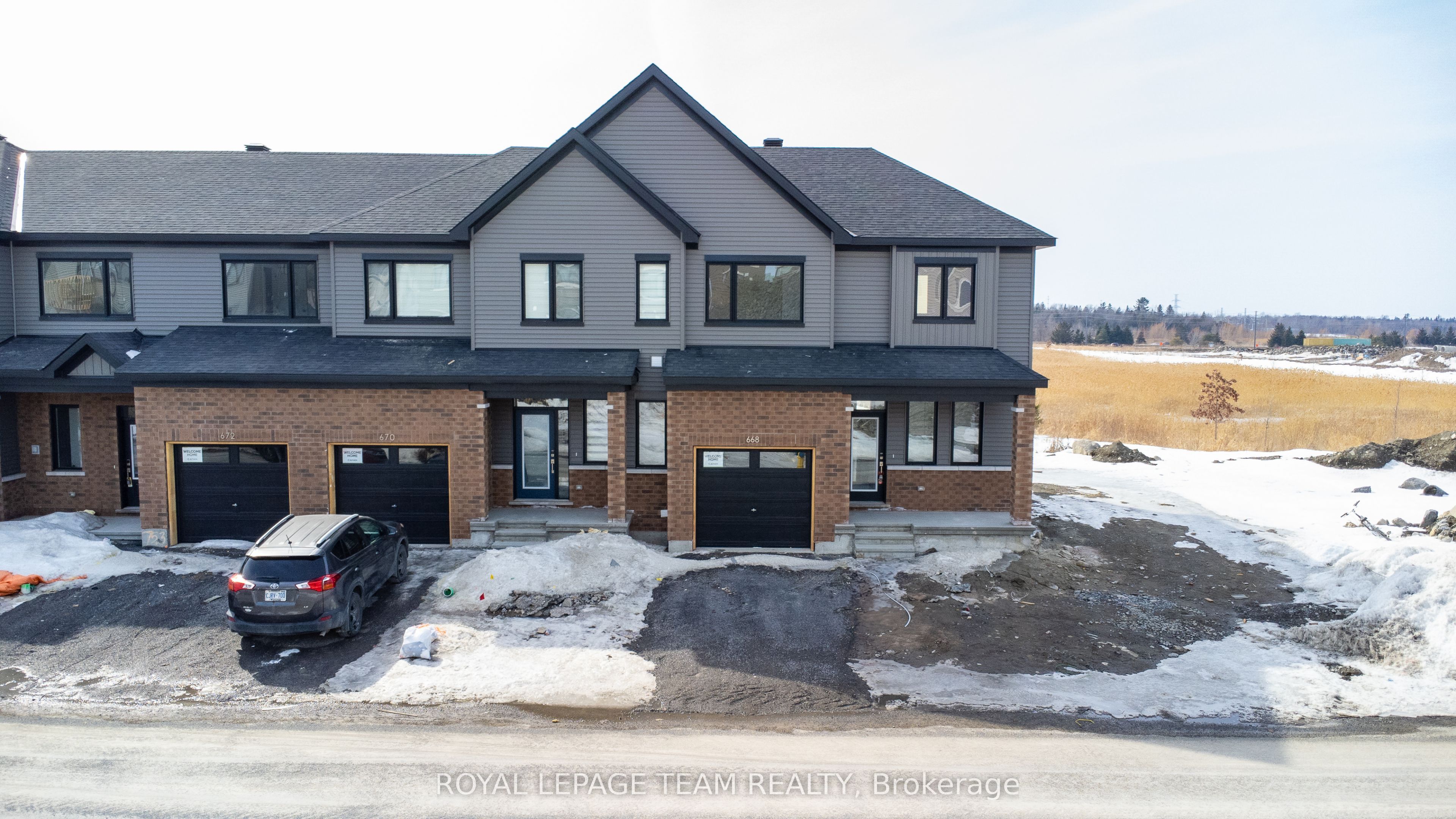 668 Expansion Road, Barrhaven, ON K2J 7G3