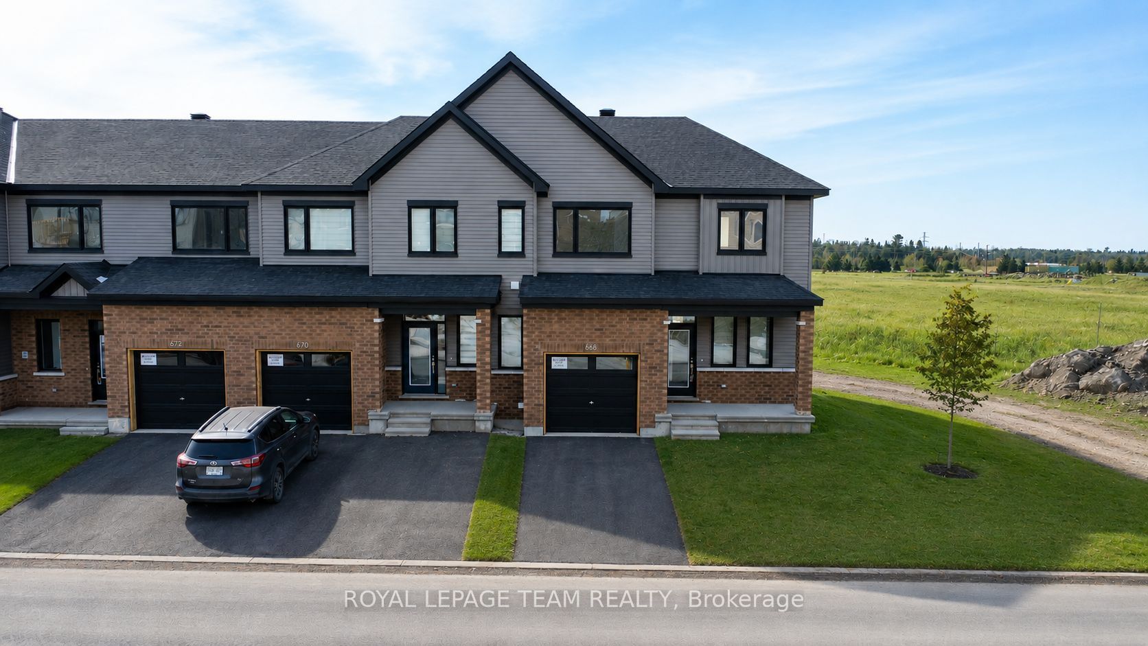 668 Expansion Road, Barrhaven, ON K2J 7G3 photo 3