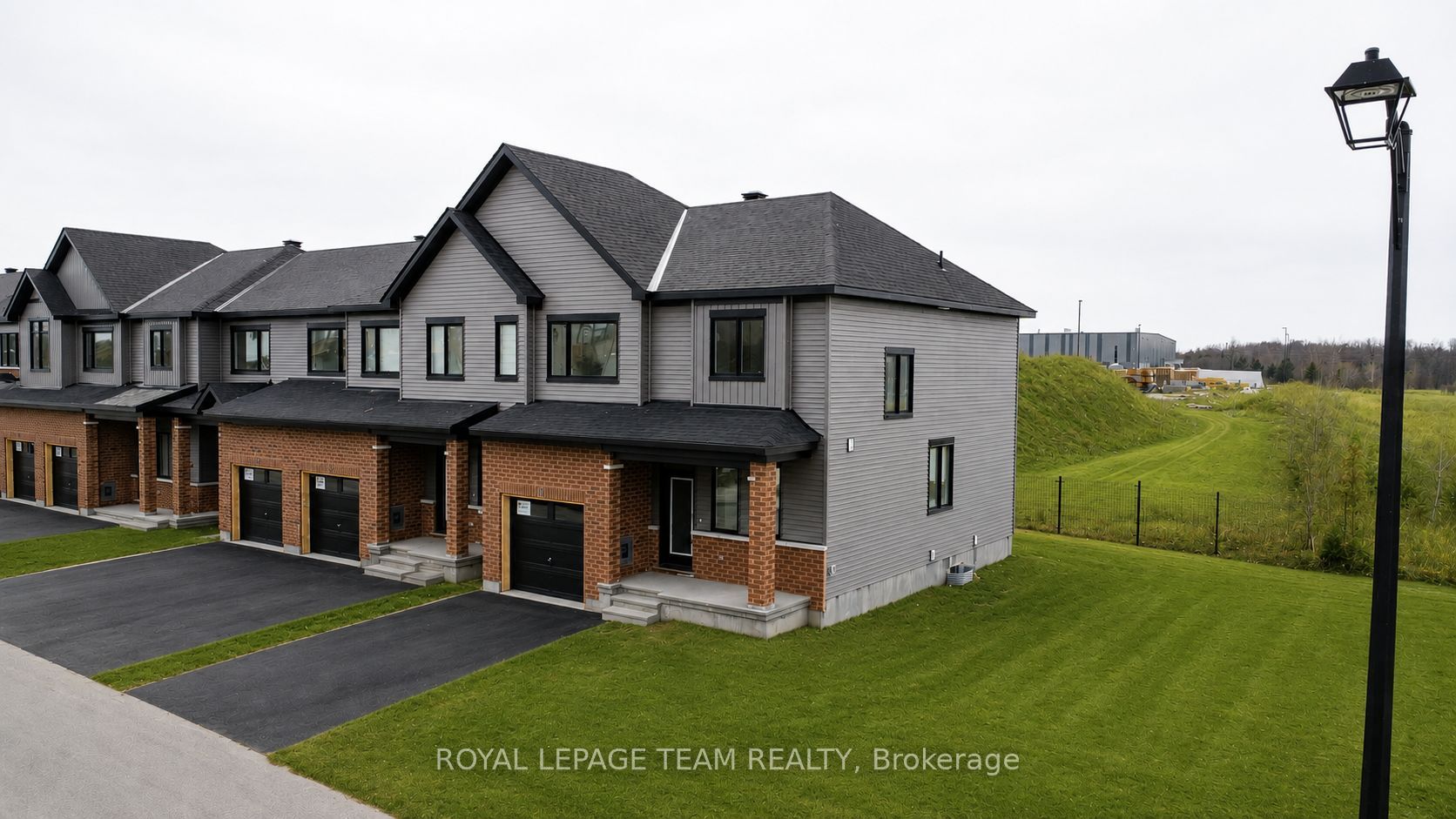 668 Expansion Road, Barrhaven, ON K2J 7G3 photo 4