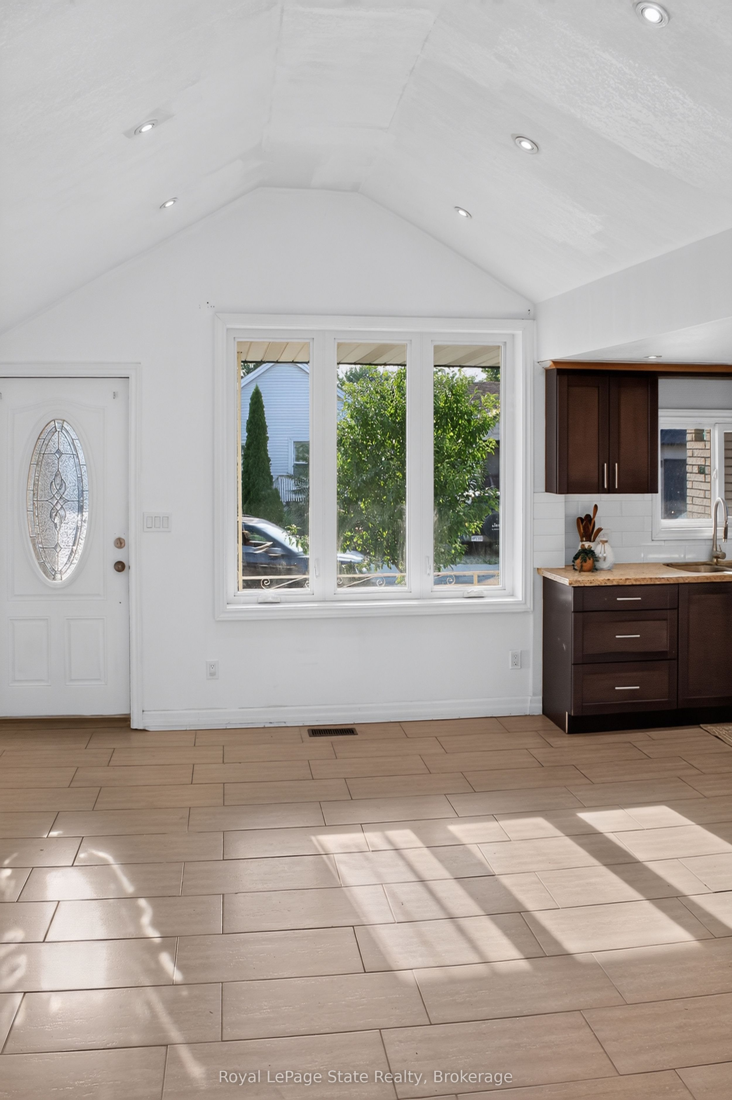 8 Robins Avenue, Hamilton, ON L8H 4M7 photo 5