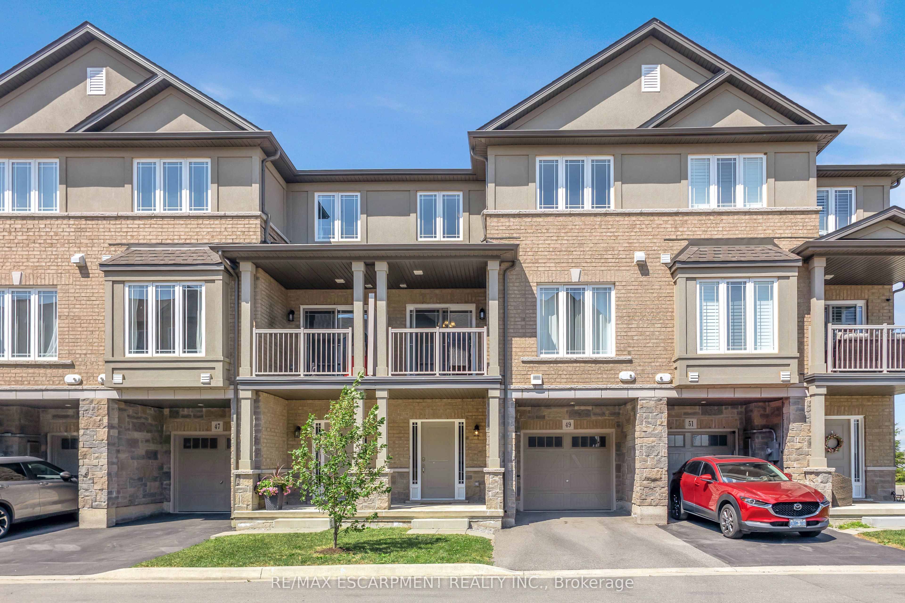 49 Laguna Village Crescent, Hamilton, ON L8E 3M9