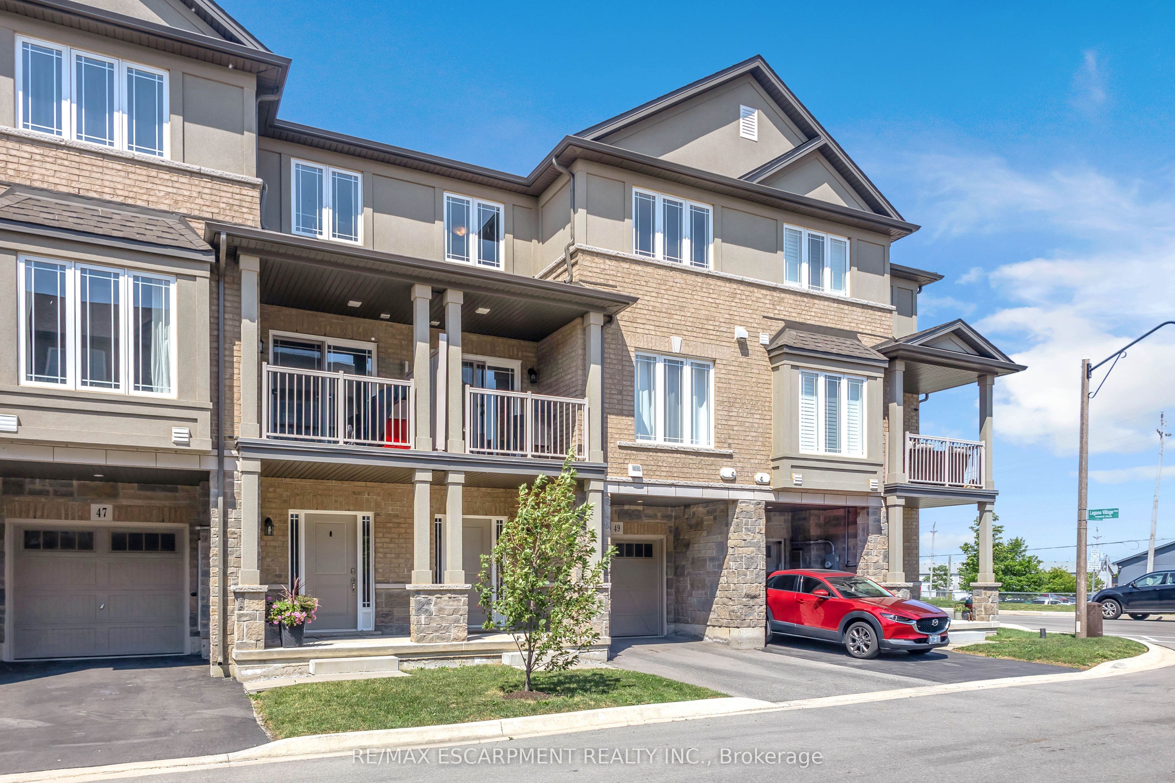 49 Laguna Village Crescent, Hamilton, ON L8E 3M9 photo 2