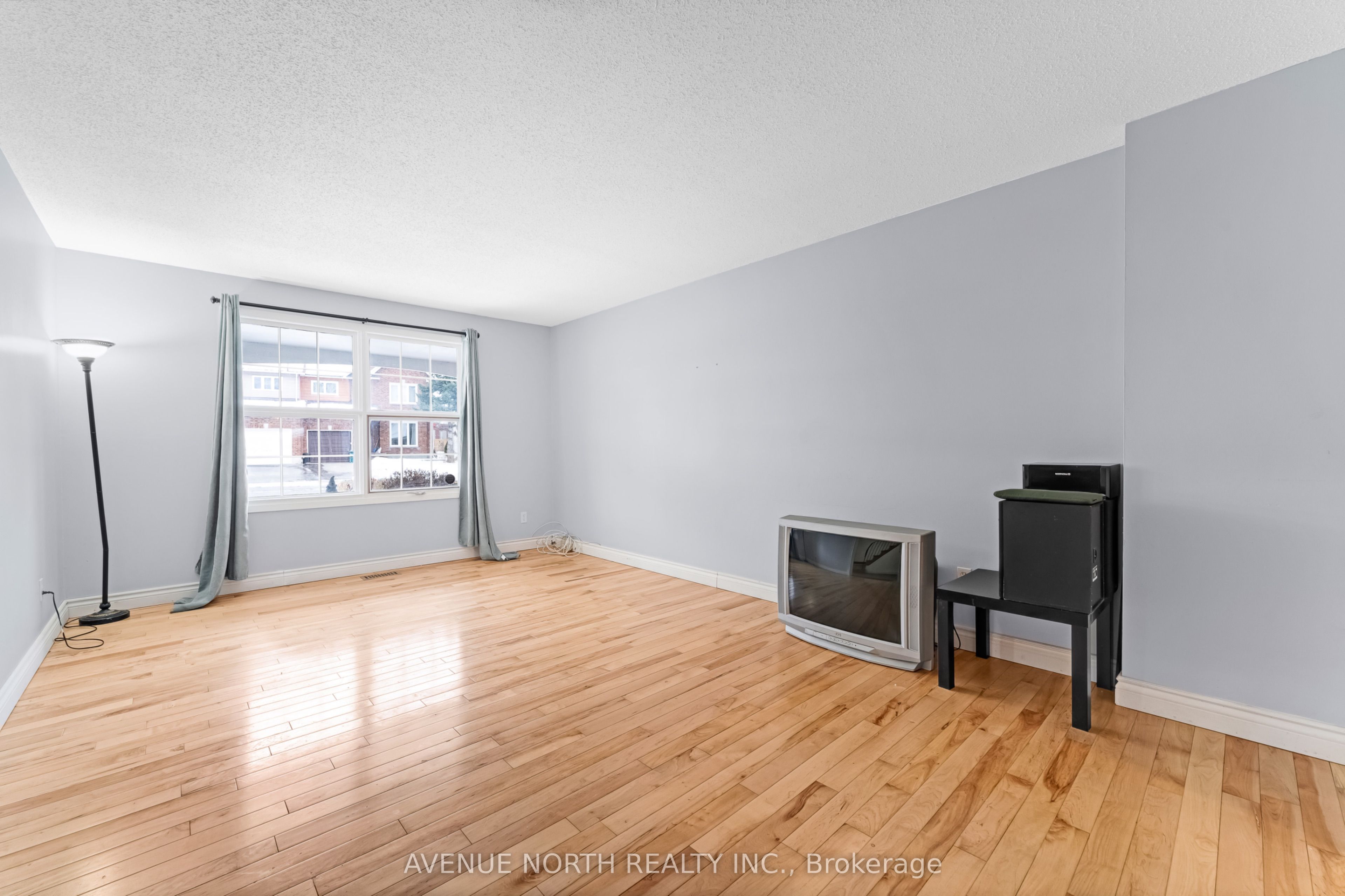 3489 Southgate Road, Hunt Club - South Keys and Area, ON K1V 7Y5 photo 5