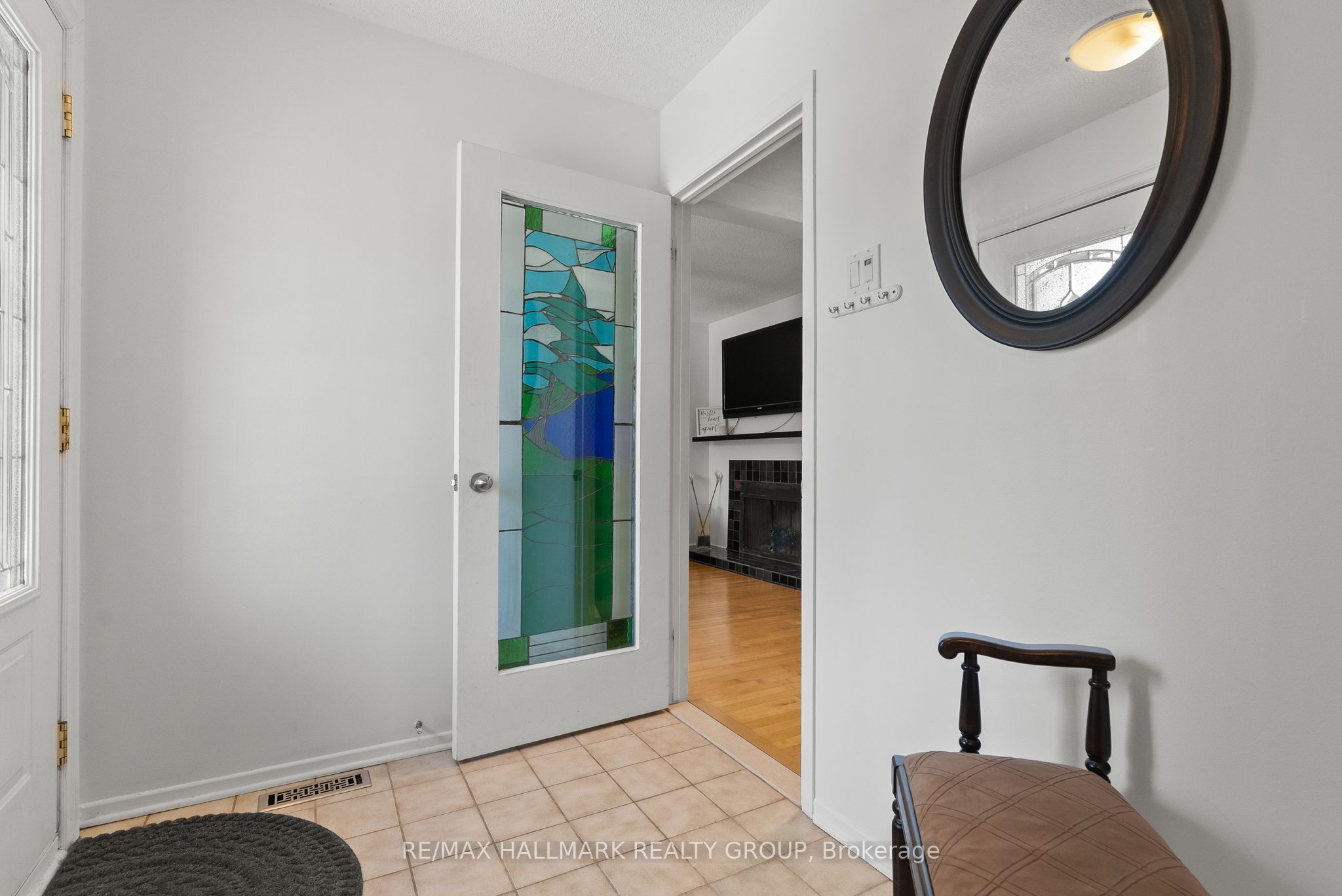 48 Sample Road, Hunt Club - Windsor Park Village and Area, ON K1V 9T8 photo 4