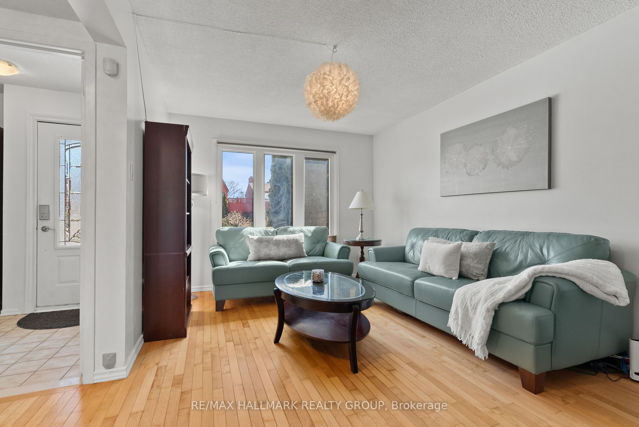 48 Sample Road, Hunt Club - Windsor Park Village and Area, ON K1V 9T8 photo 5