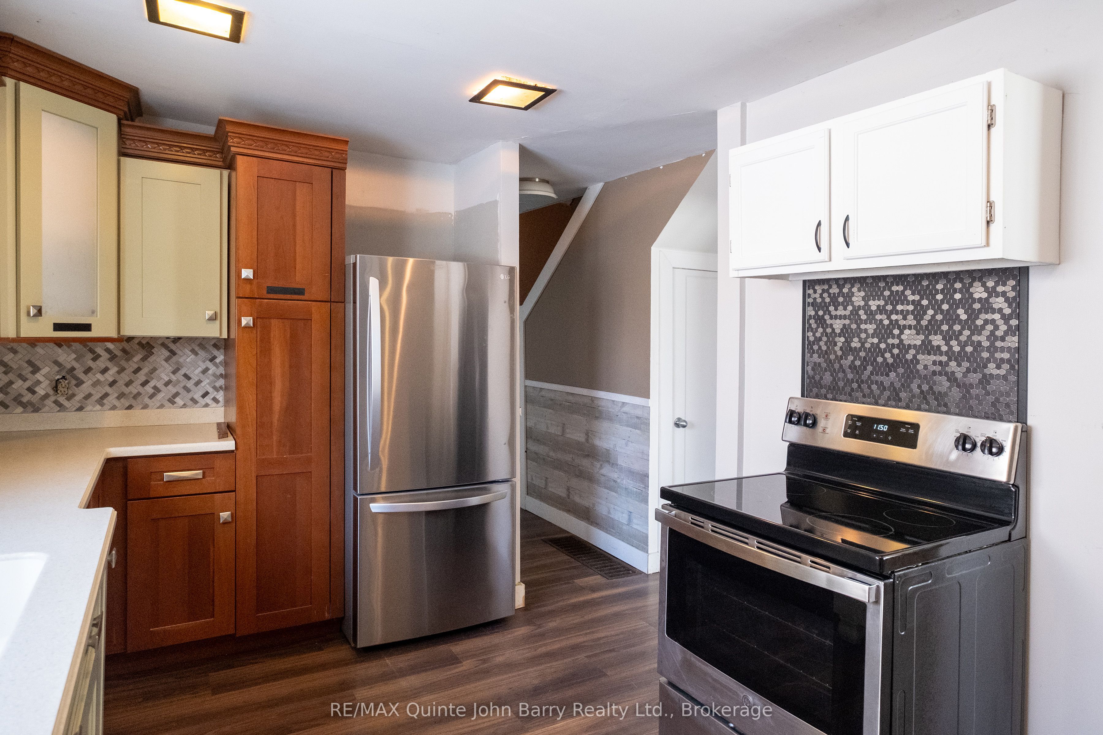 14 Harriet Street, Quinte West, ON K8V 4L4 photo 4