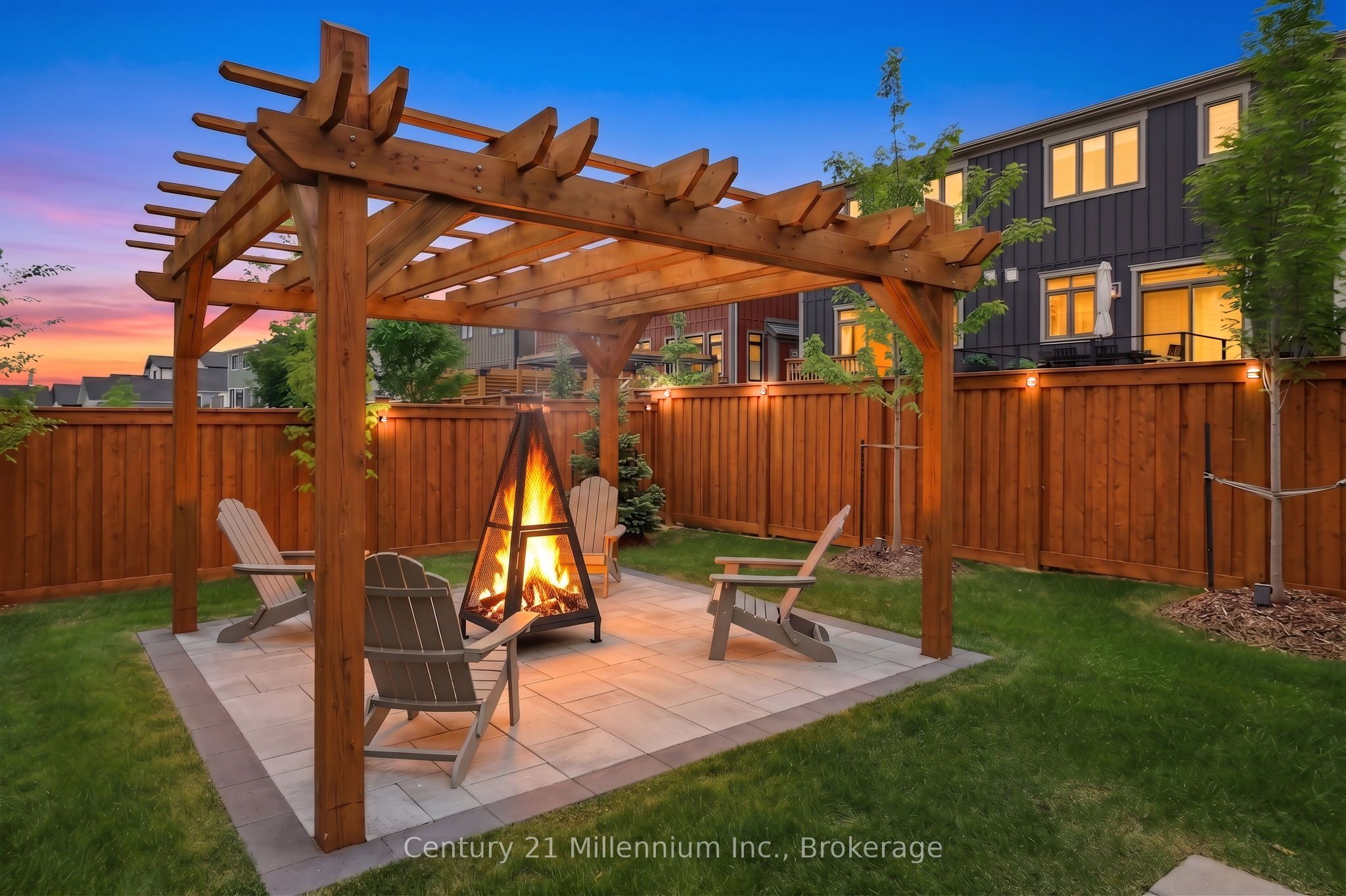 131 Courtland Street, Blue Mountains, ON L9Y 0R4 photo 4