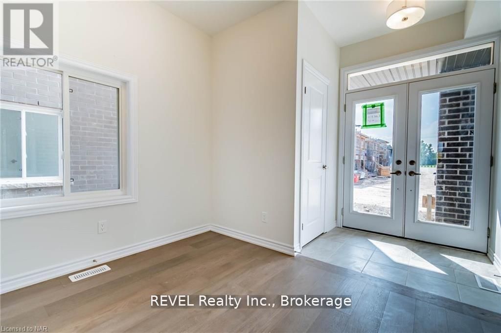 77 RENFREW Trail, Welland, ON L3C 0K2 photo 4