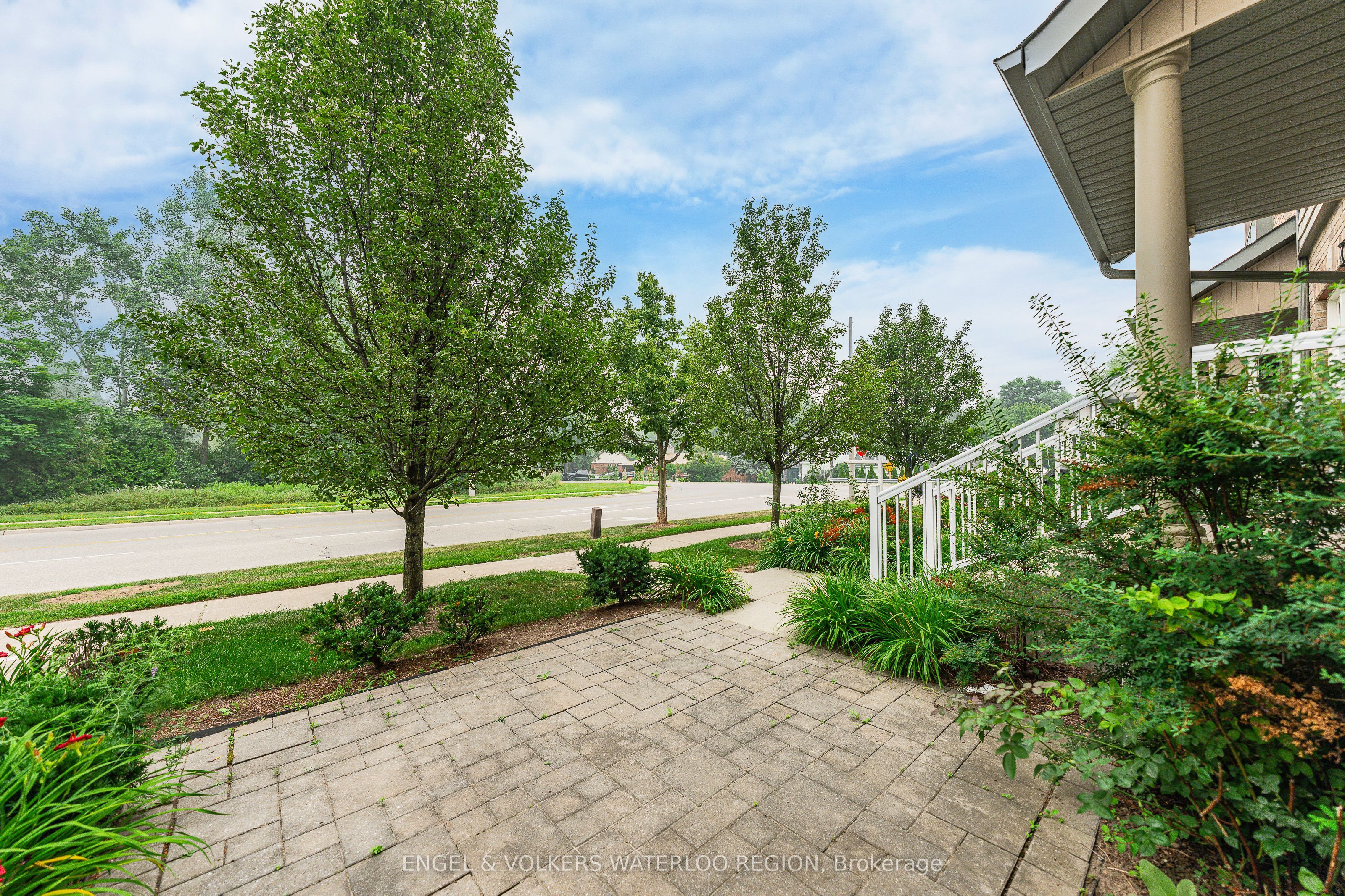 275 Old Huron Road 6, Kitchener, ON N2R 1P9 photo 3