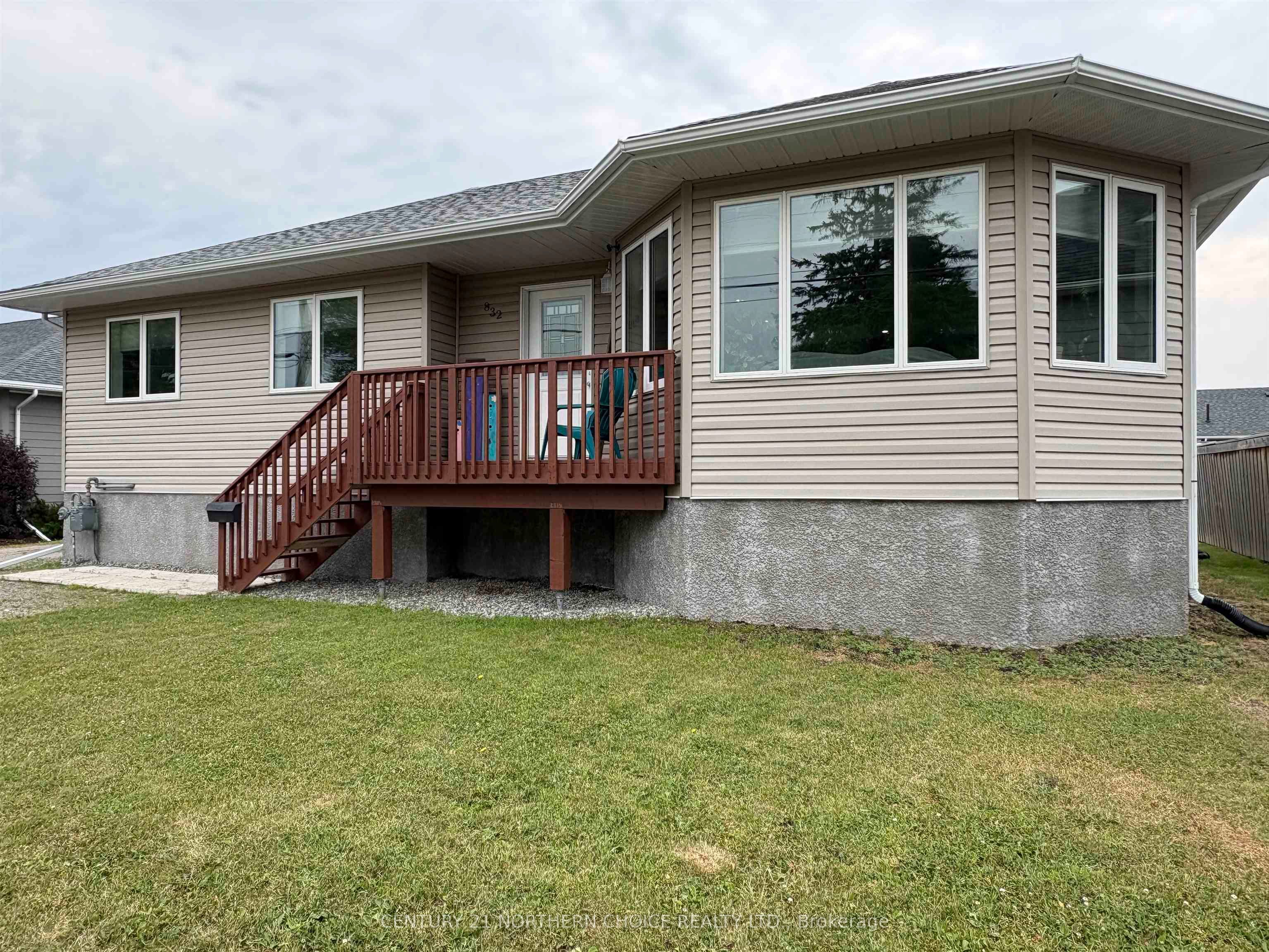 832 Williams Avenue, Fort Frances, ON P9A 0A5 photo 2