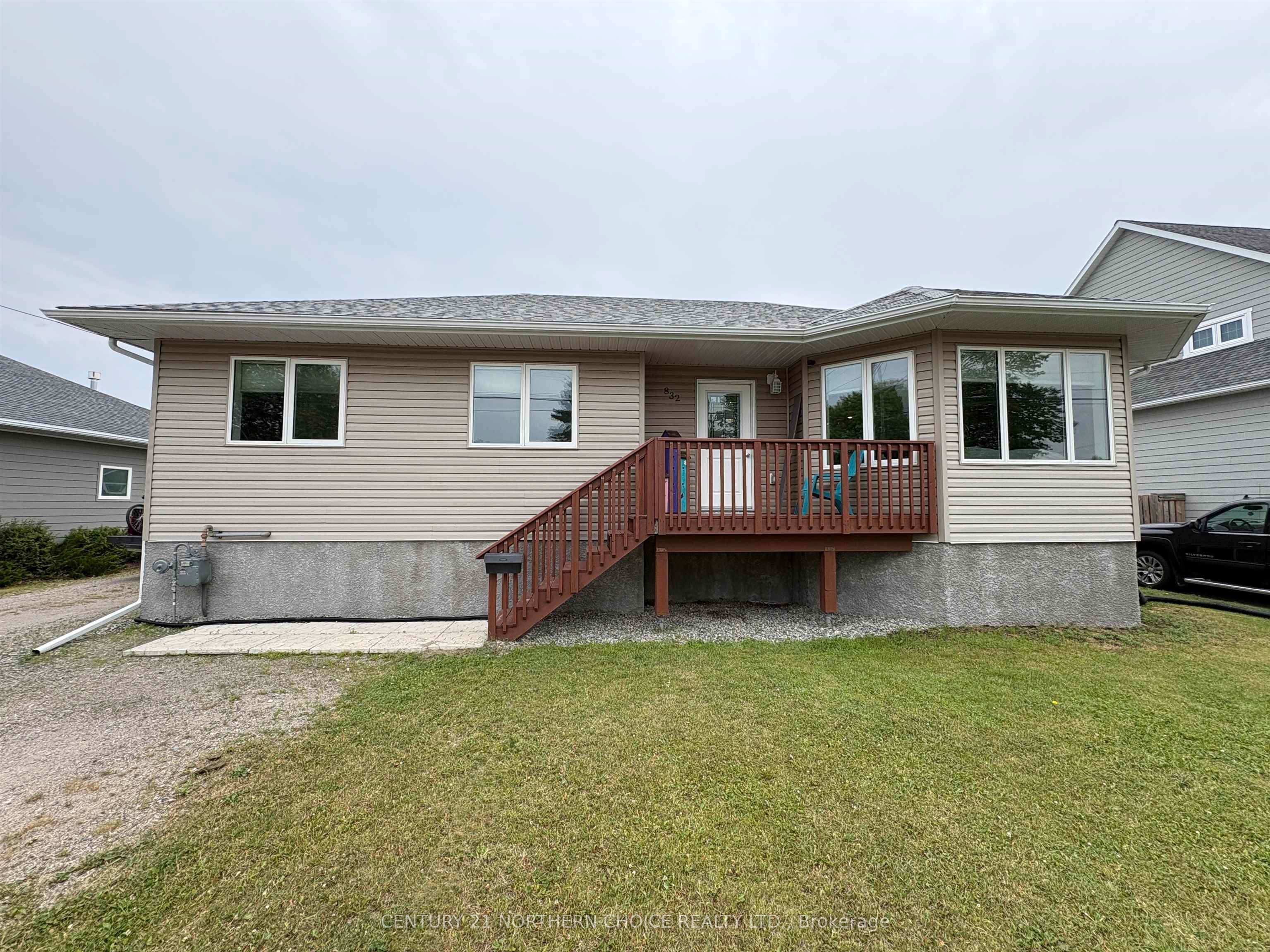 832 Williams Avenue, Fort Frances, ON P9A 0A5 photo 3