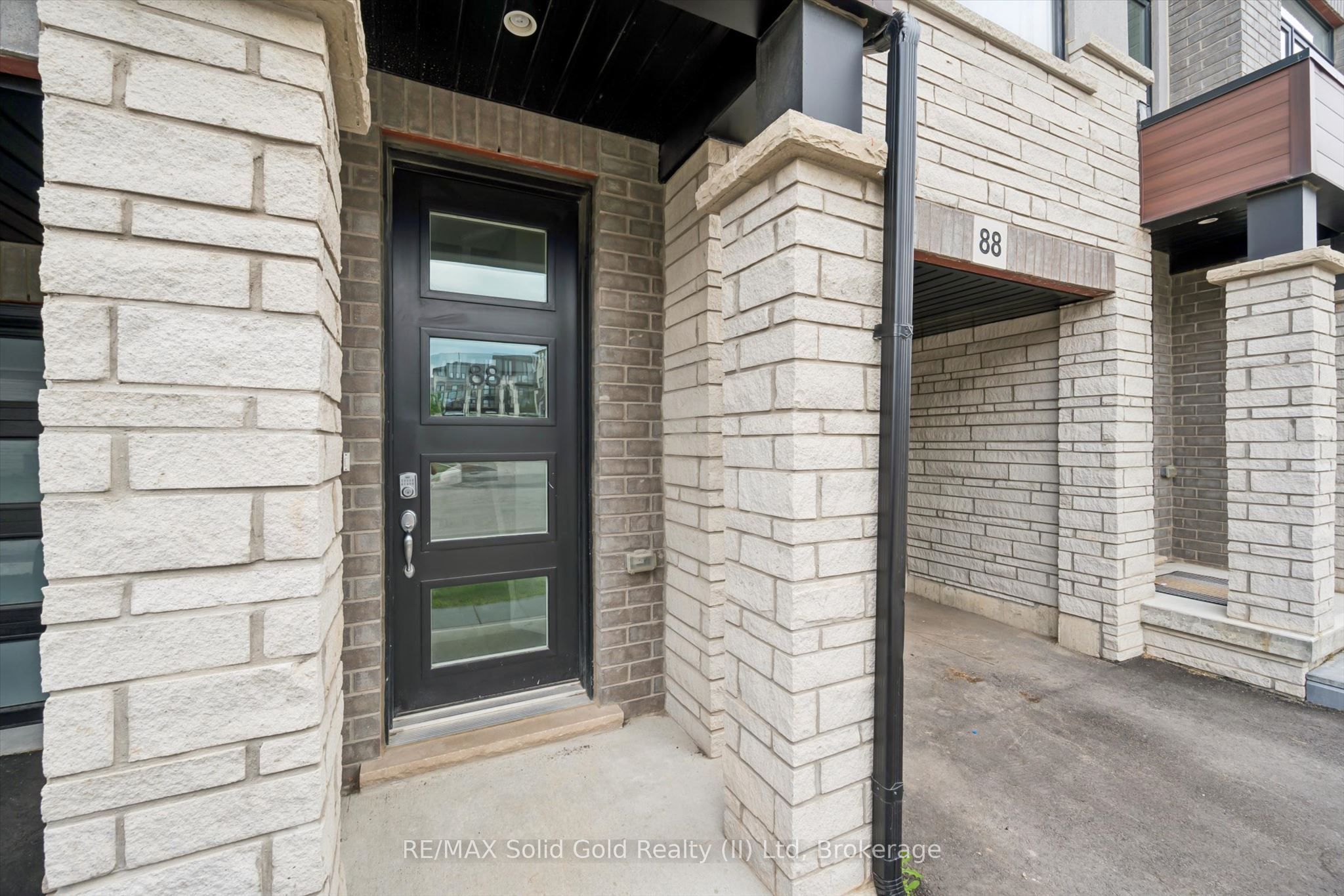 155 Equestrian Way 88, Cambridge, ON N3E 0E8 photo 4