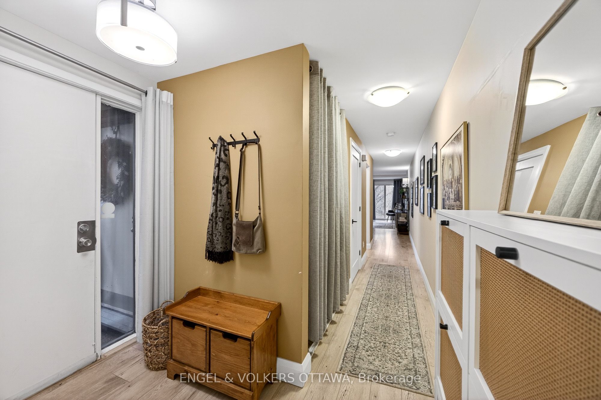 35 Robinson Avenue B, Lower Town - Sandy Hill, ON K1N 8N8 photo 4