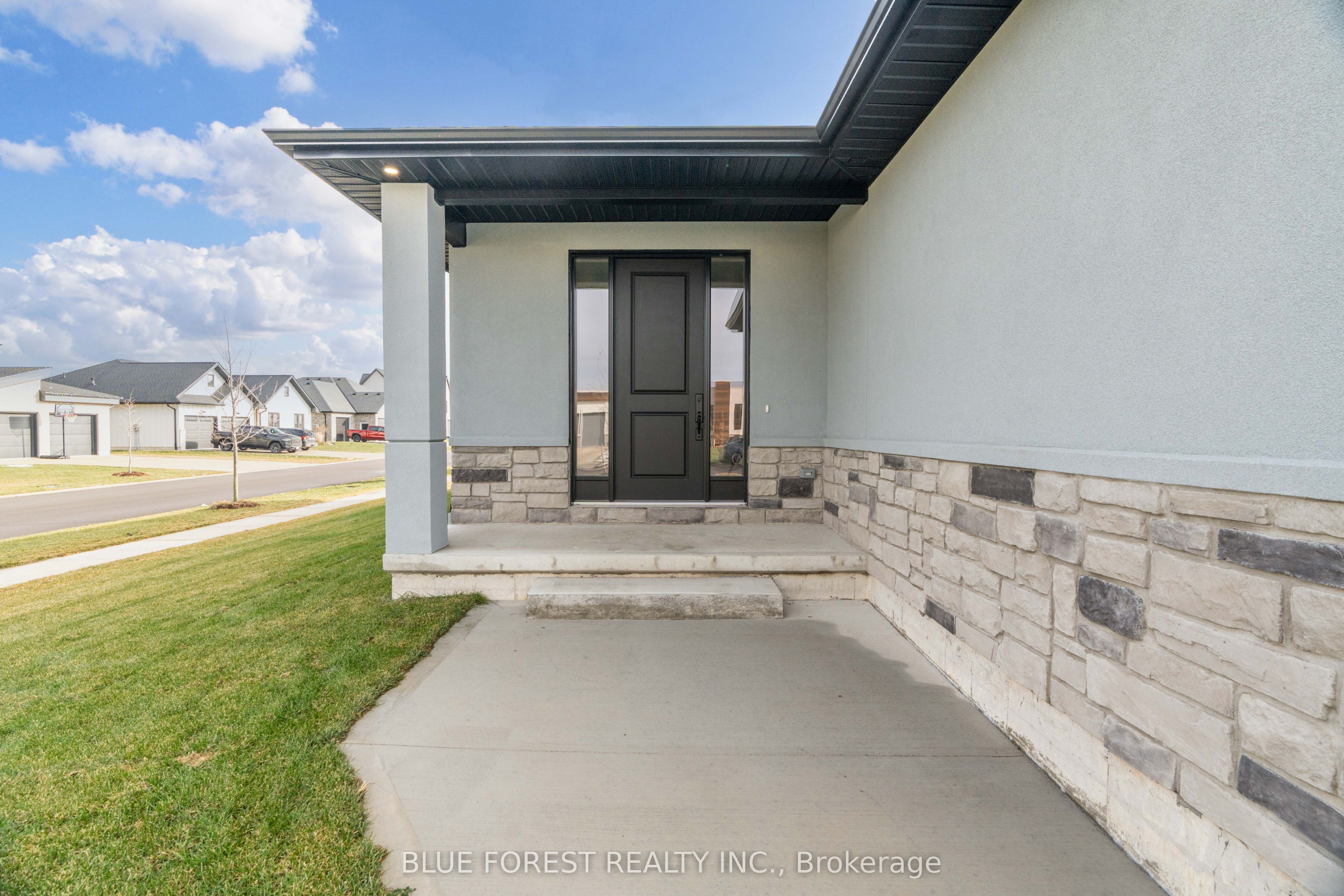 303 Nancy Street, Dutton/Dunwich, ON N0L 1J0 photo 3