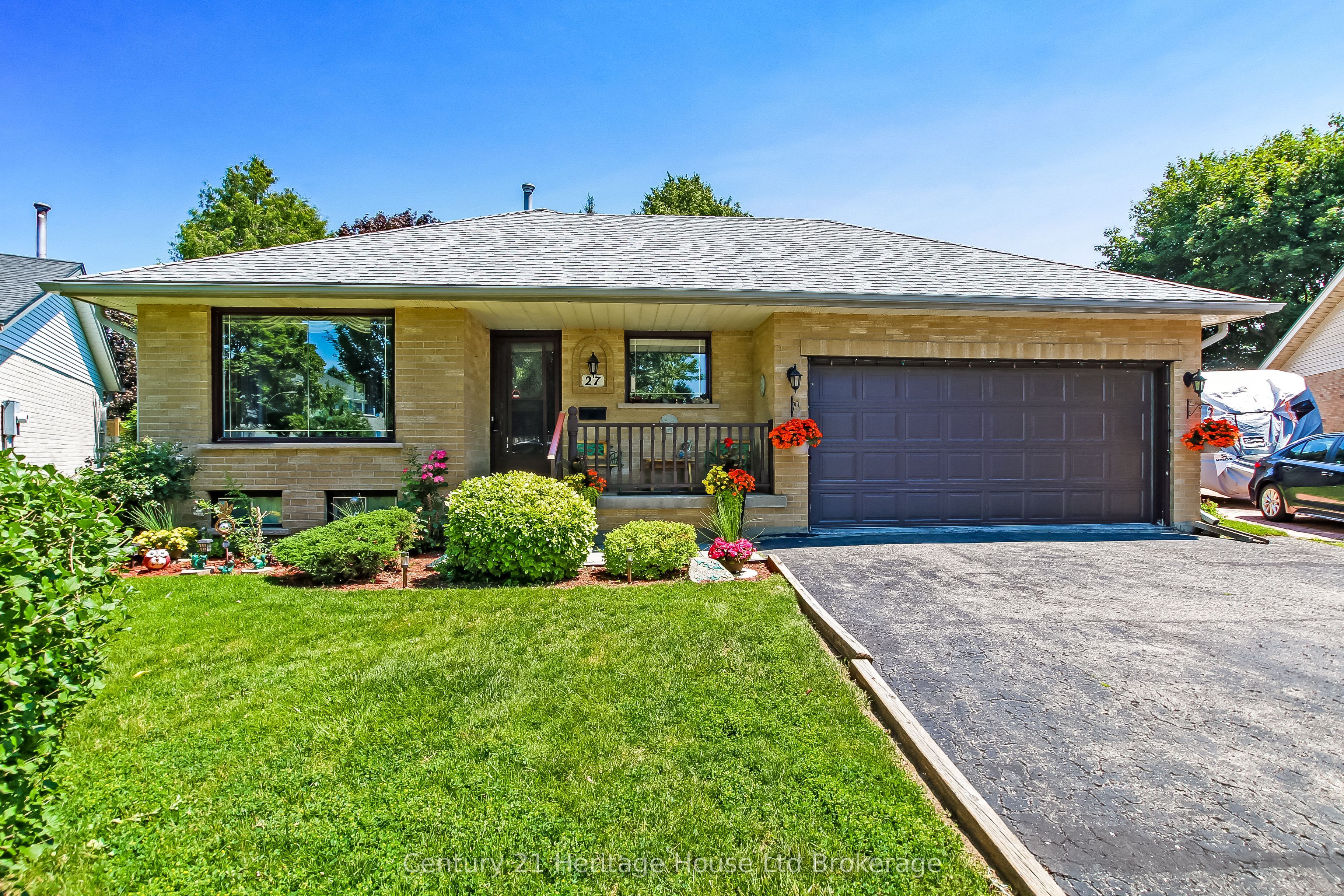 27 O'ROURKE PL Place E, Woodstock, ON N4S 8T9