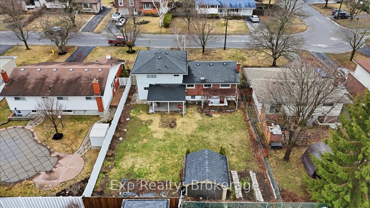 15 Thorncliffe Drive, Belleville, ON K8P 4L3 photo 2