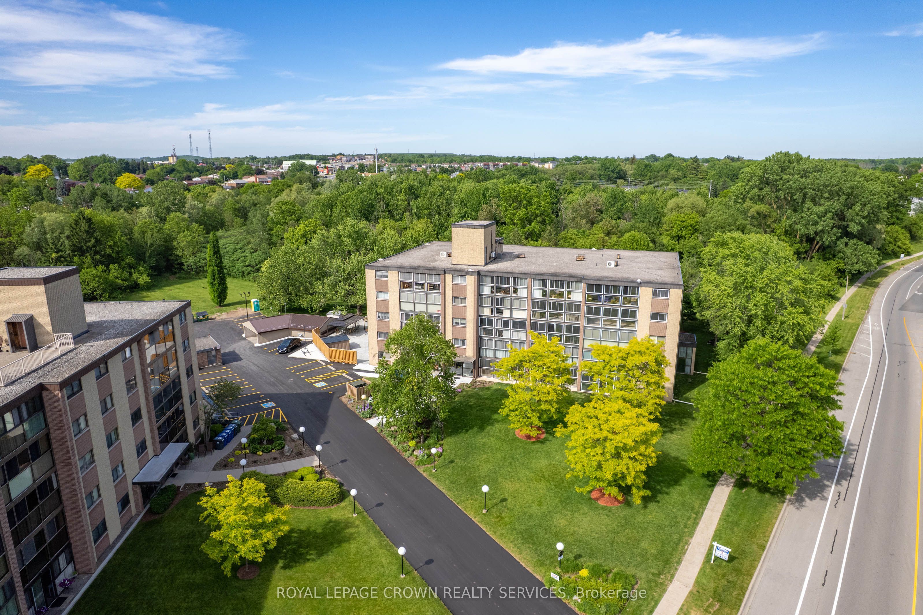 400 Champlain Boulevard 406, Cambridge, ON N1R 7J6 photo 3