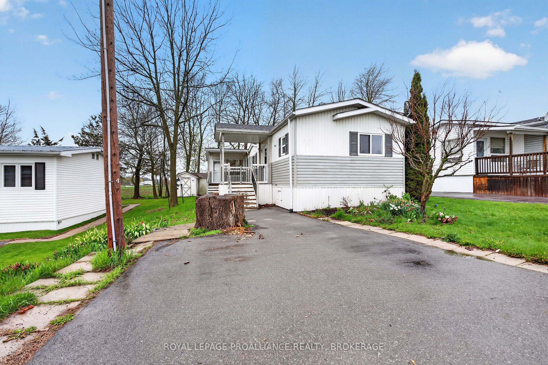 1 Elm Street, Greater Napanee, ON K7R 0E9 photo 3